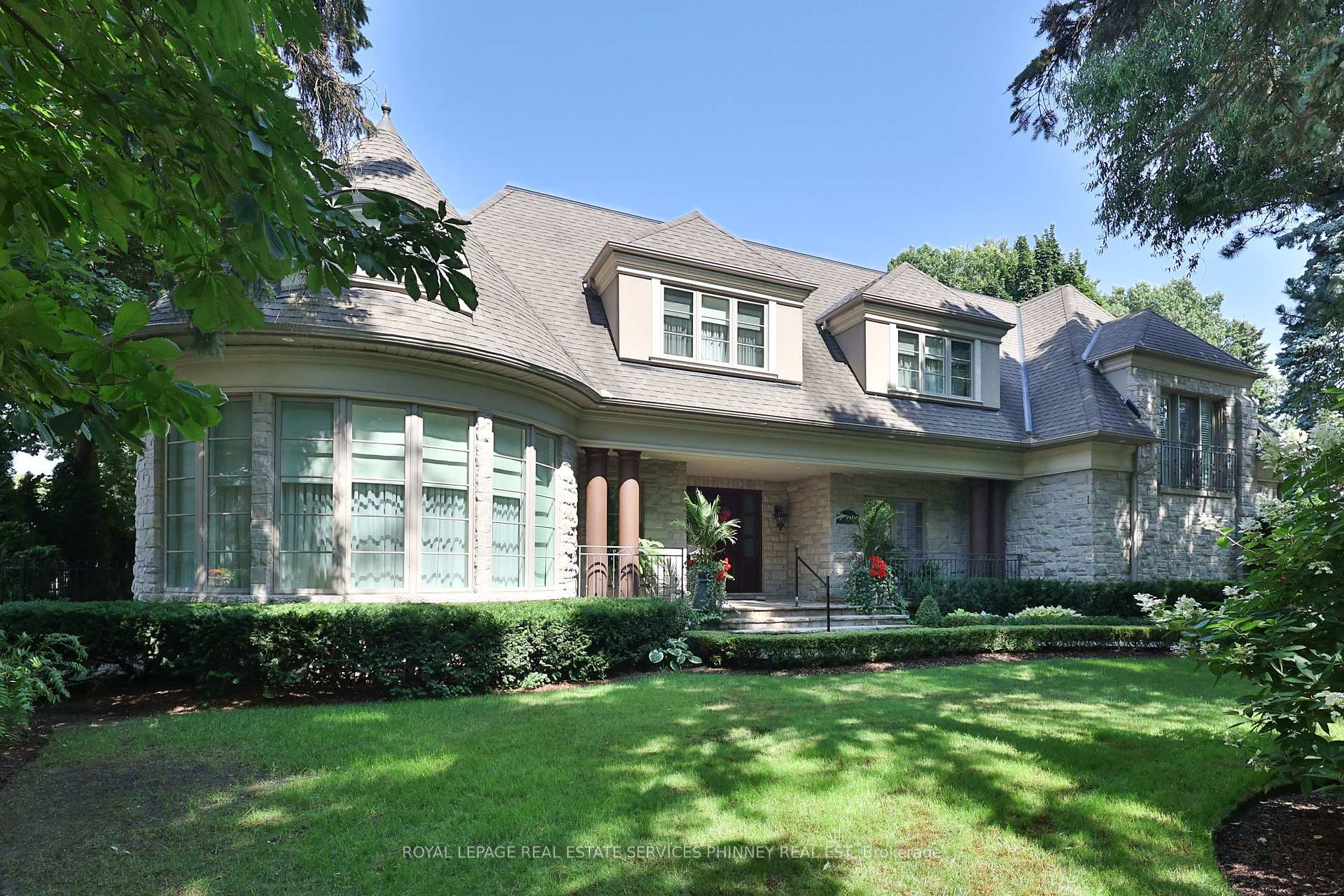 Photo 1 of 541 Arrowhead Road, Mississauga, Lorne Park — HOMEH