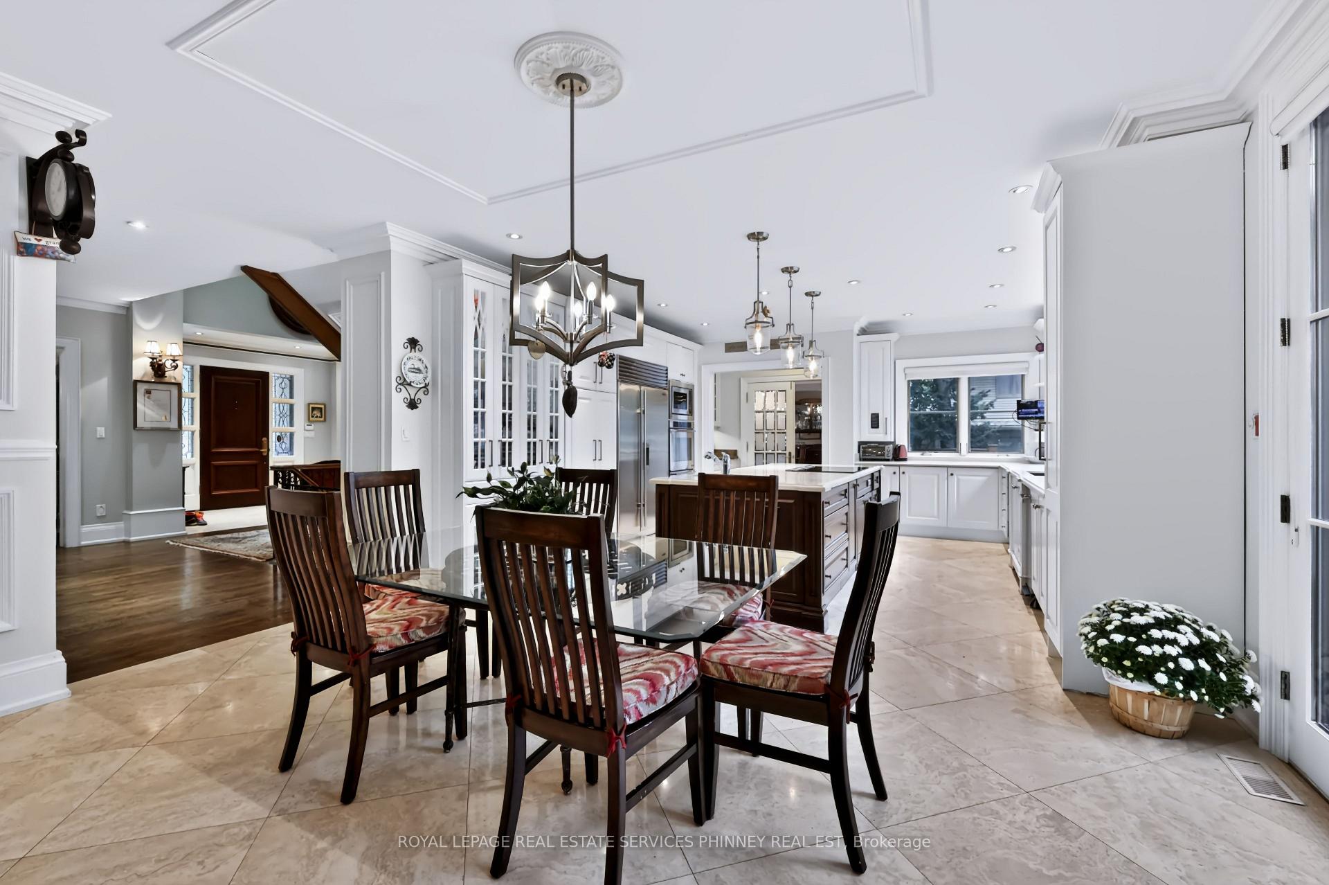 Photo 5 of 541 Arrowhead Road, Mississauga, Lorne Park — HOMEH