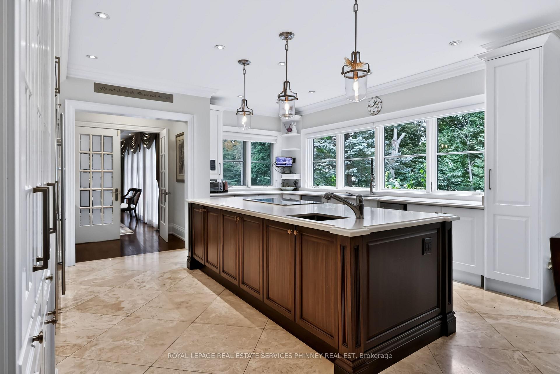 Photo 9 of 541 Arrowhead Road, Mississauga, Lorne Park — HOMEH