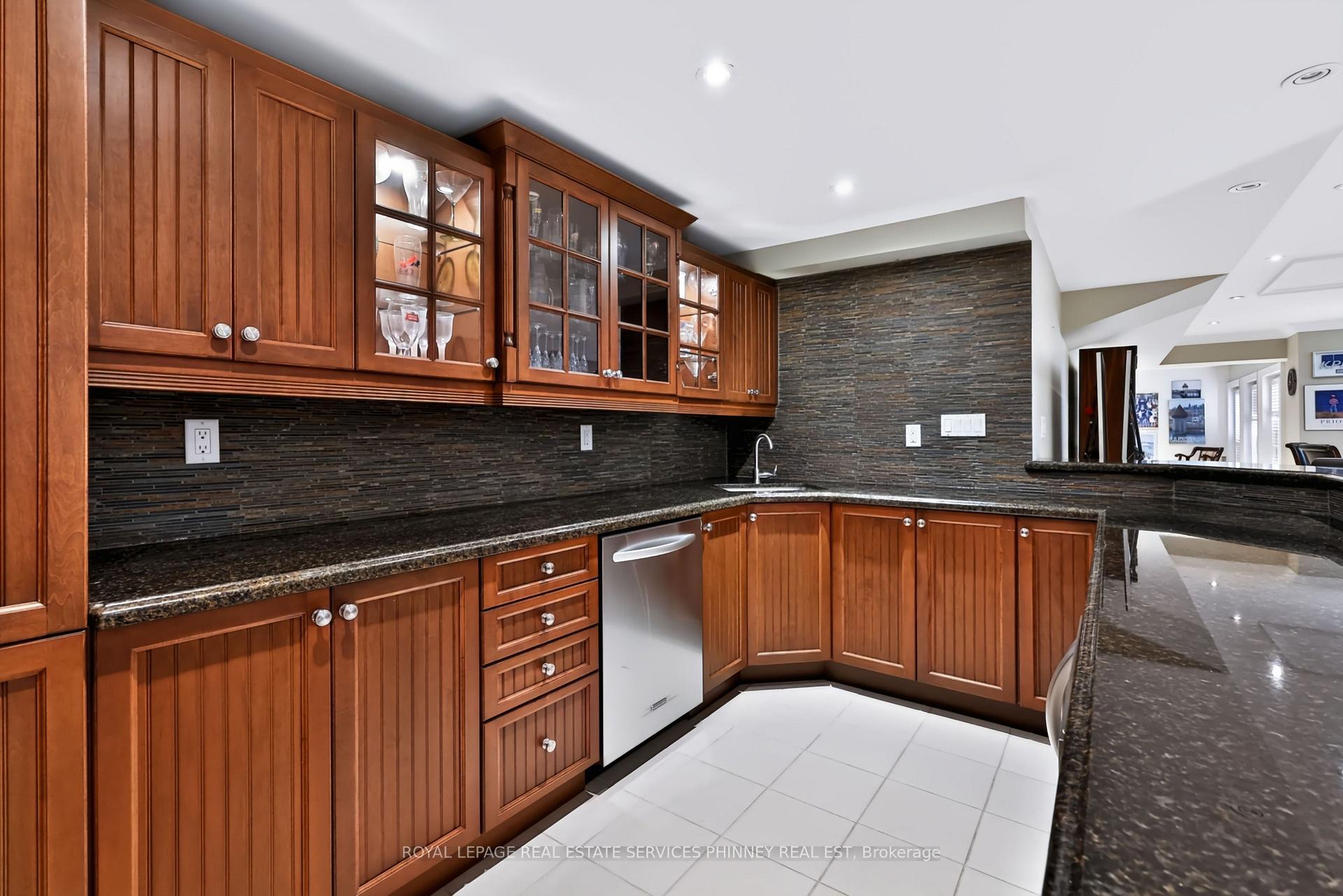 Photo 29 of 541 Arrowhead Road, Mississauga, Lorne Park — HOMEH