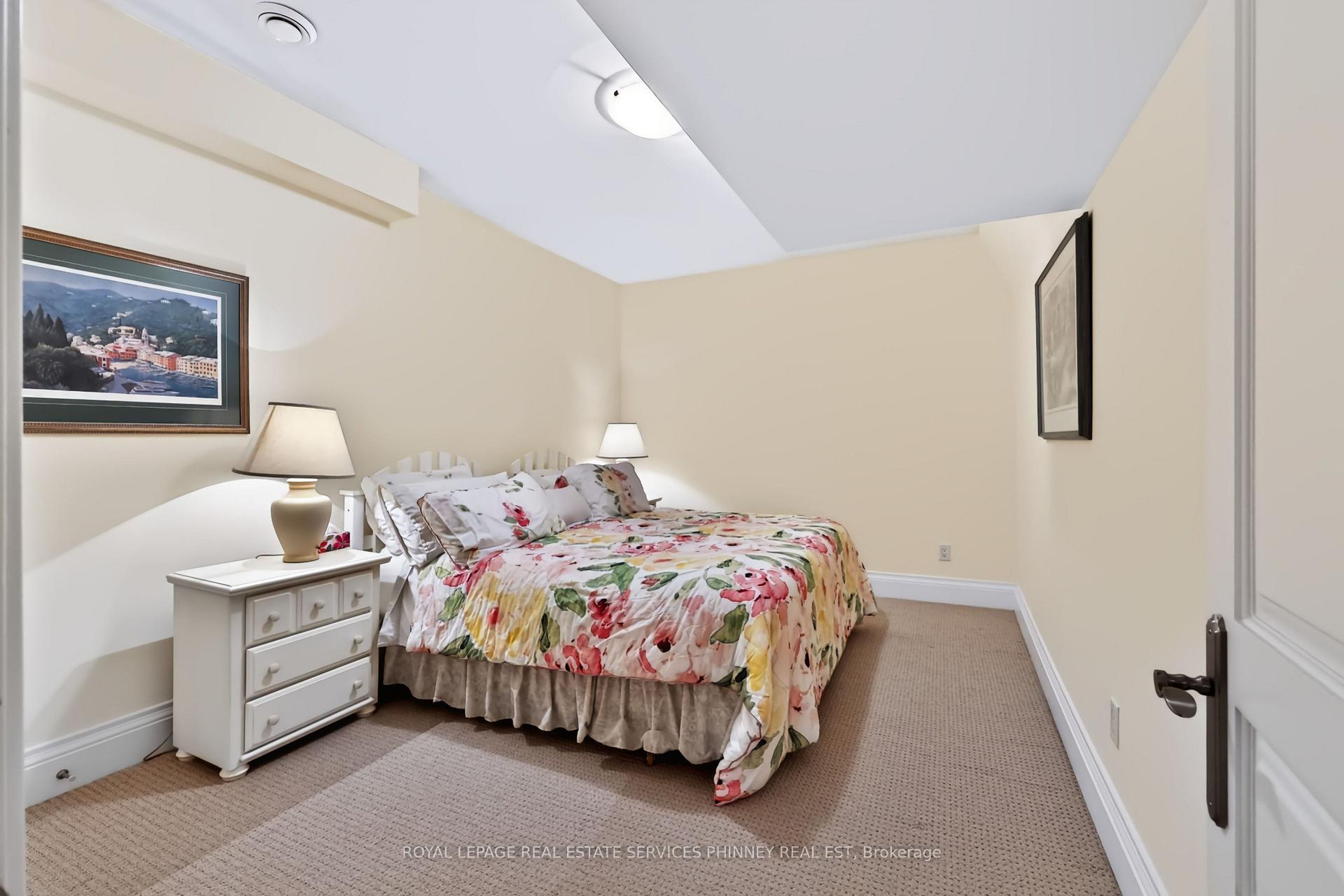 Photo 32 of 541 Arrowhead Road, Mississauga, Lorne Park — HOMEH