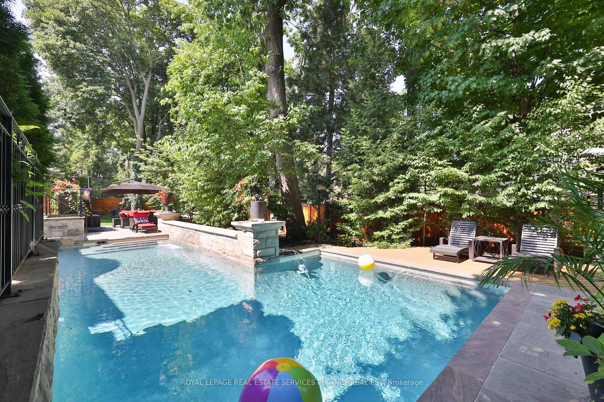 Photo 35 of 541 Arrowhead Road, Mississauga, Lorne Park — HOMEH