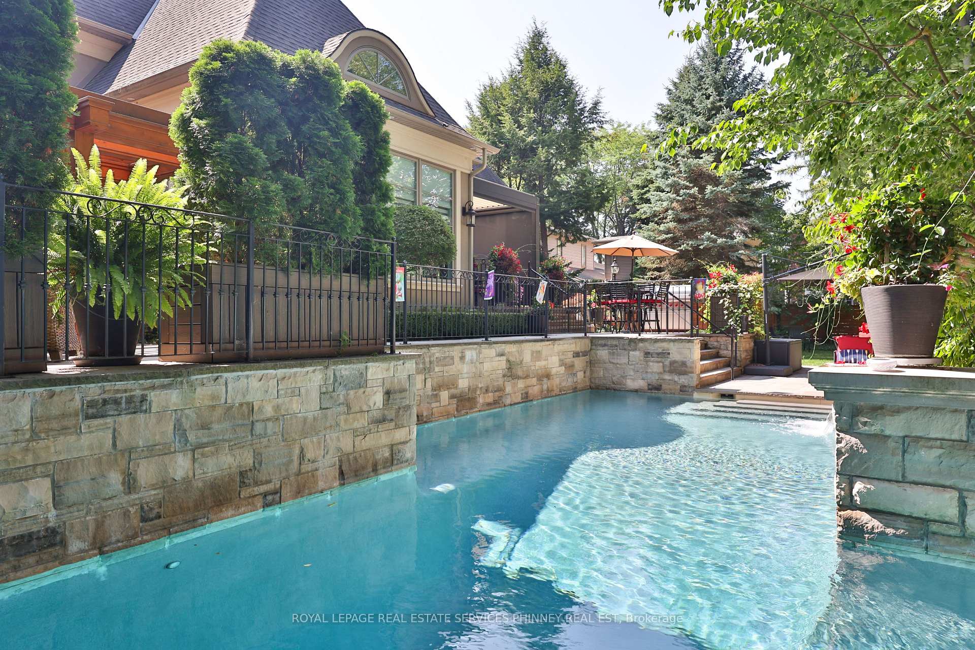 Photo 36 of 541 Arrowhead Road, Mississauga, Lorne Park — HOMEH