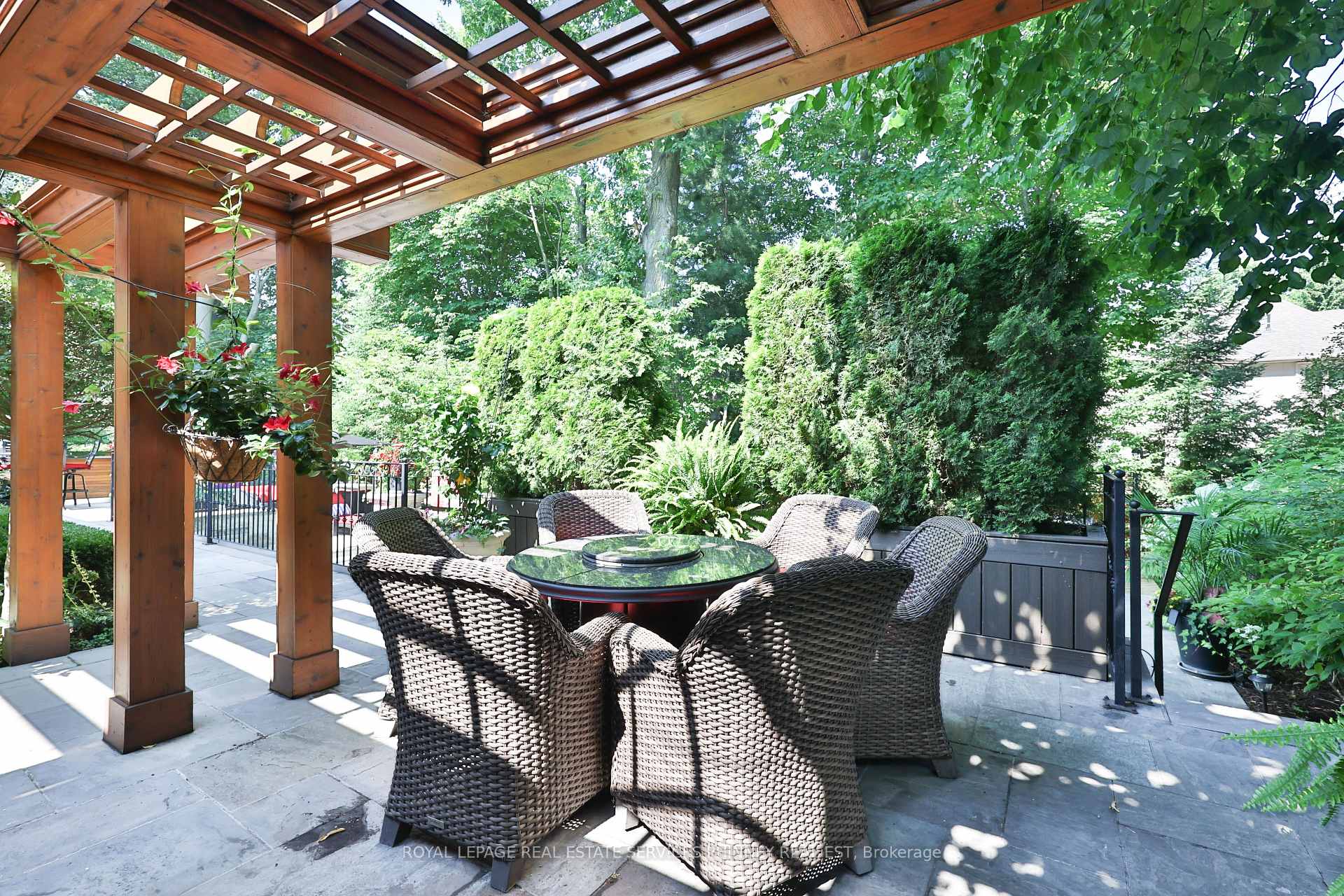 Photo 38 of 541 Arrowhead Road, Mississauga, Lorne Park — HOMEH