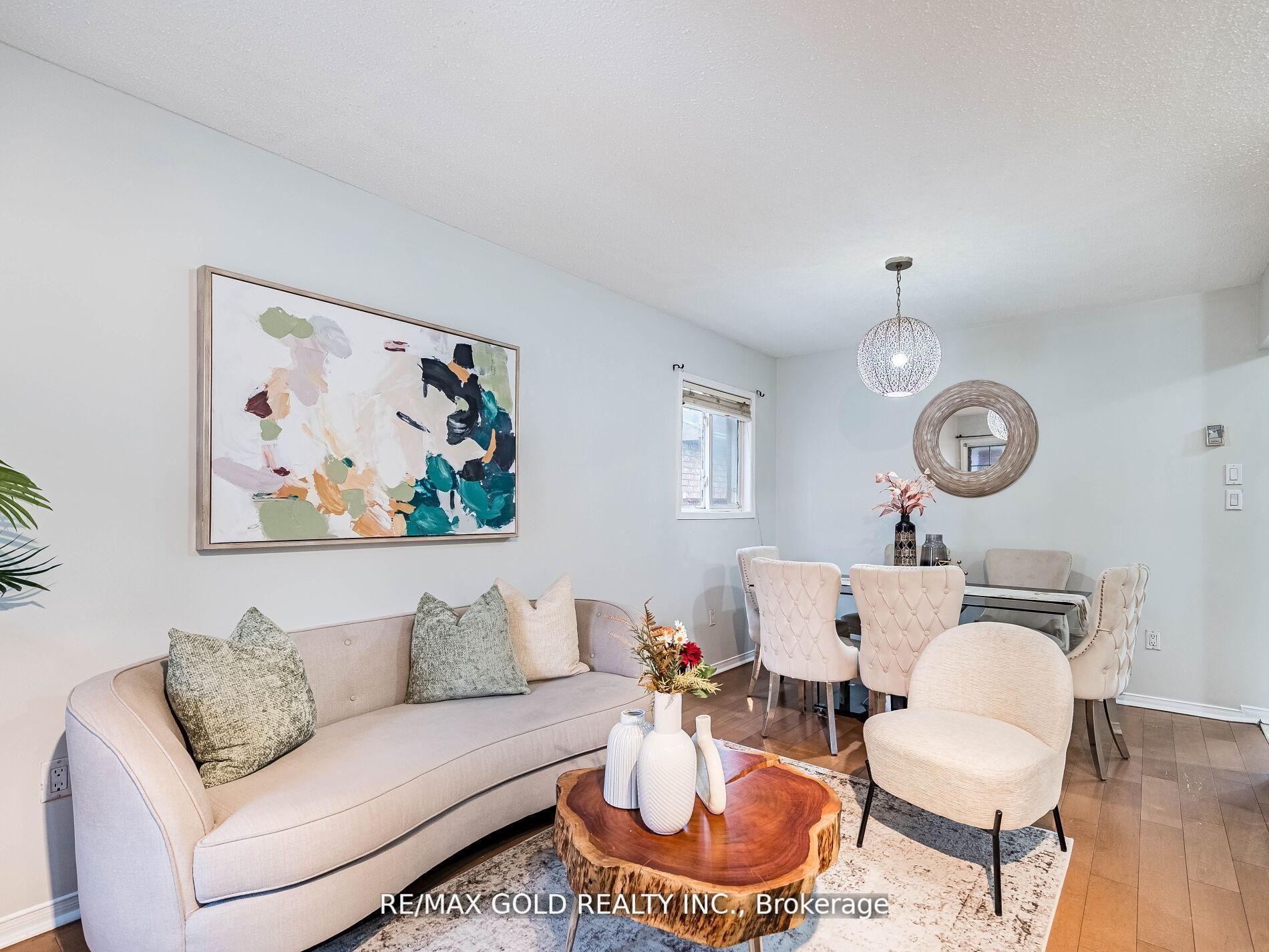 Photo 2 of 33 Fiddleneck Crescent, Brampton, Sandringham-Wellington — HOMEH