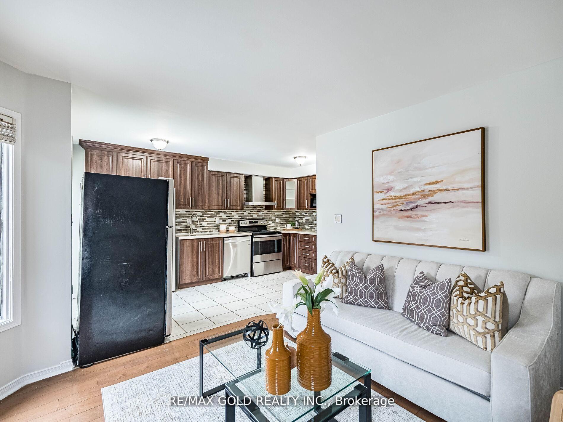 Photo 17 of 33 Fiddleneck Crescent, Brampton, Sandringham-Wellington — HOMEH