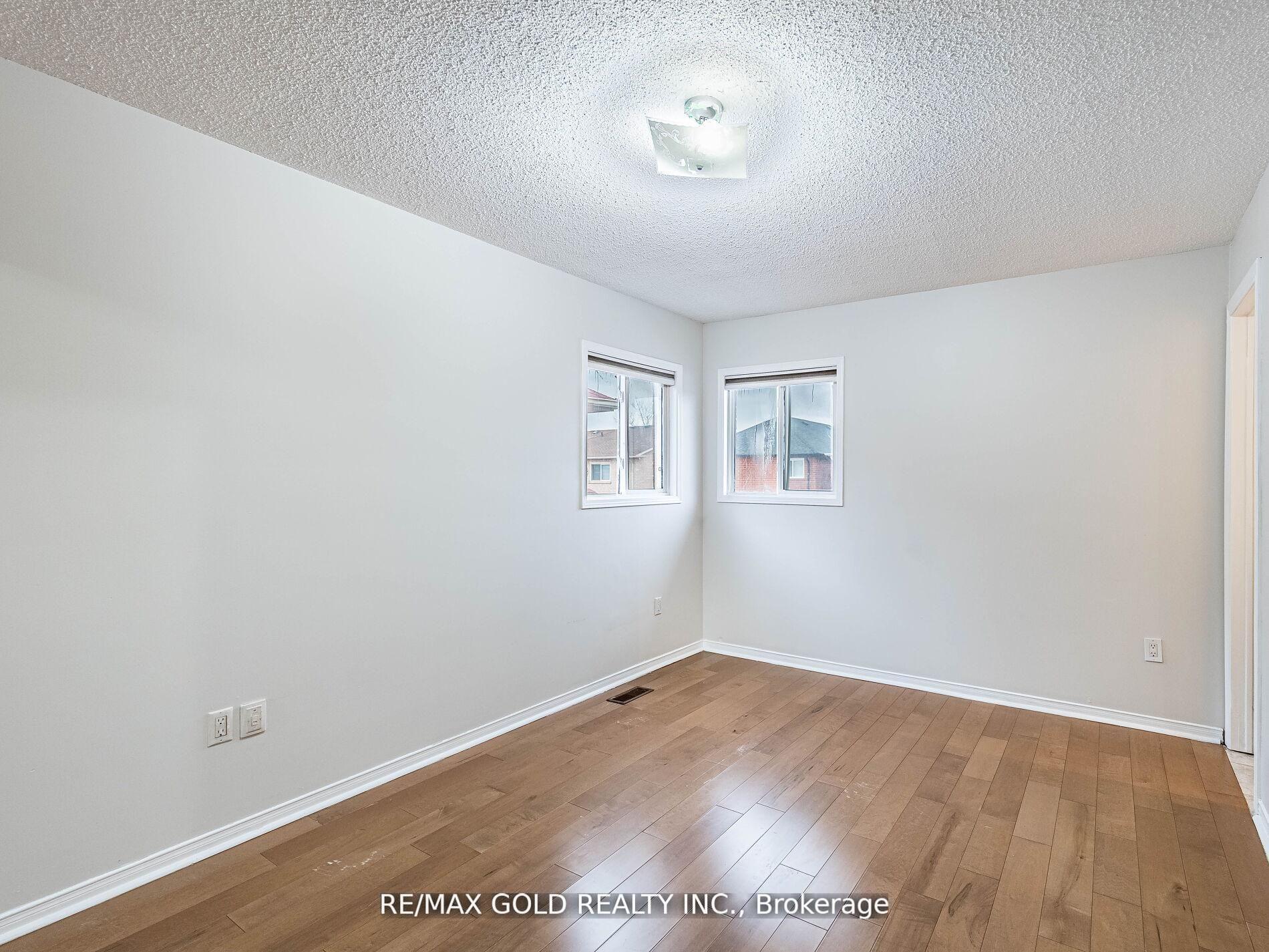 Photo 19 of 33 Fiddleneck Crescent, Brampton, Sandringham-Wellington — HOMEH