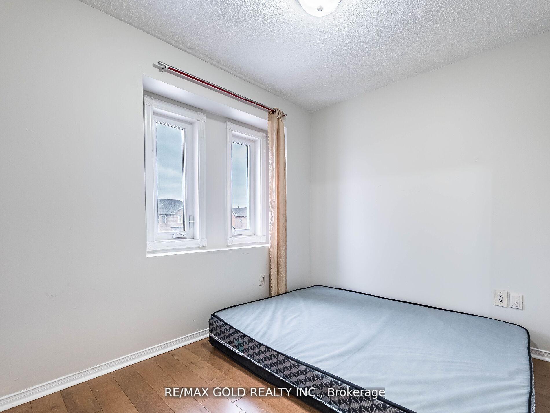 Photo 22 of 33 Fiddleneck Crescent, Brampton, Sandringham-Wellington — HOMEH