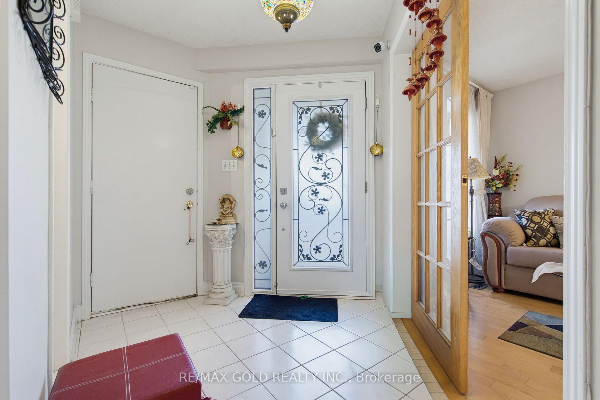 Photo 2 of 51 Alaskan Summit Court, Brampton, Sandringham-Wellington — HOMEH