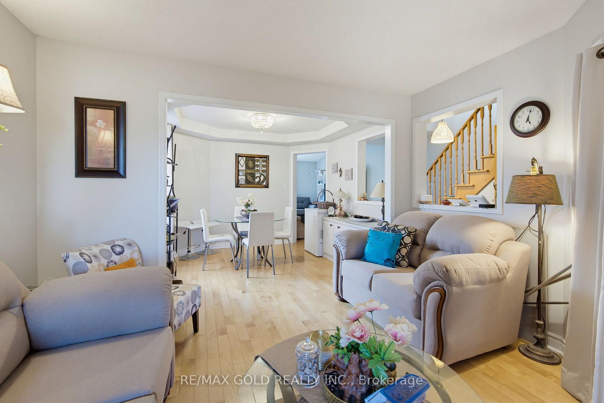 Photo 5 of 51 Alaskan Summit Court, Brampton, Sandringham-Wellington — HOMEH
