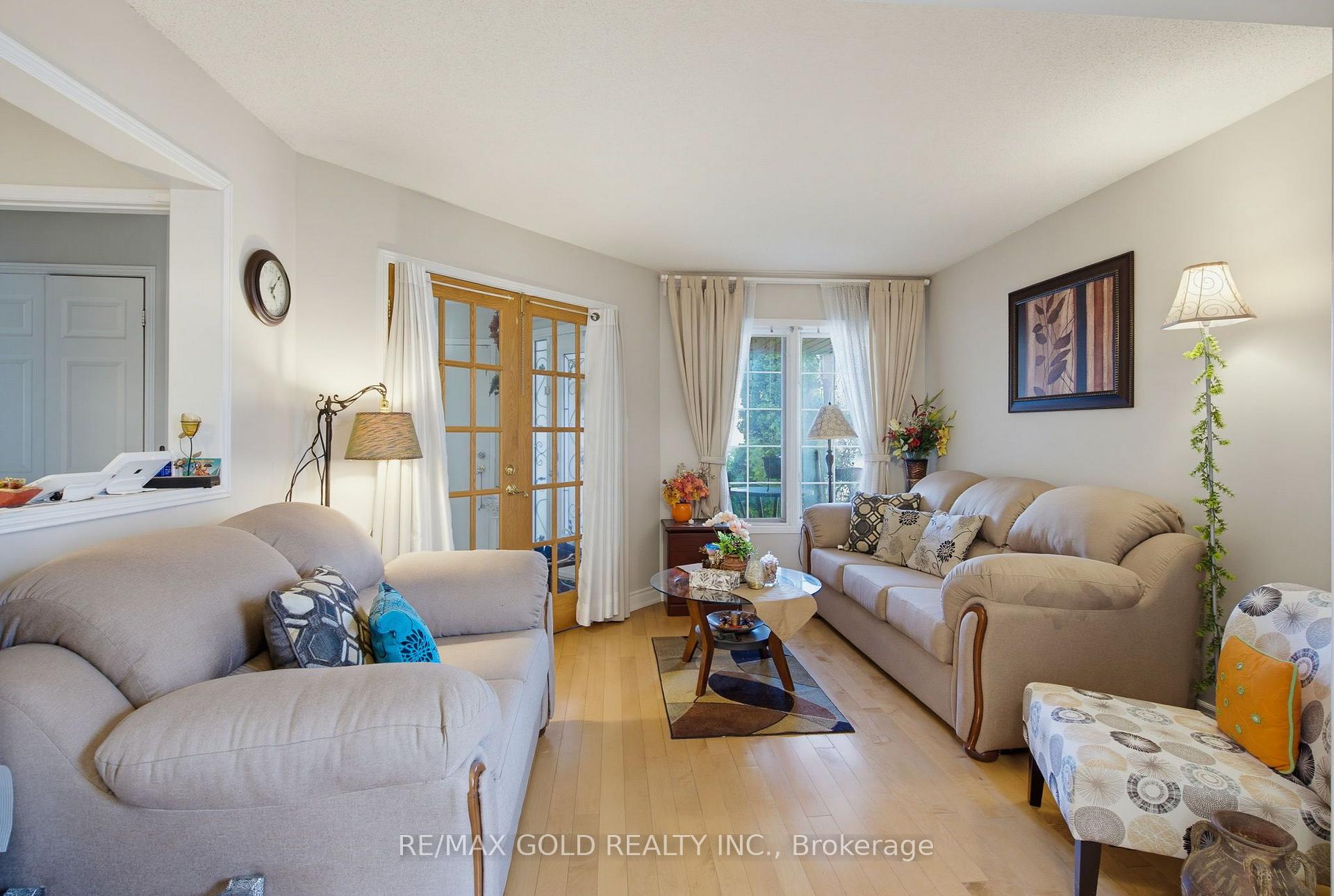 Photo 6 of 51 Alaskan Summit Court, Brampton, Sandringham-Wellington — HOMEH