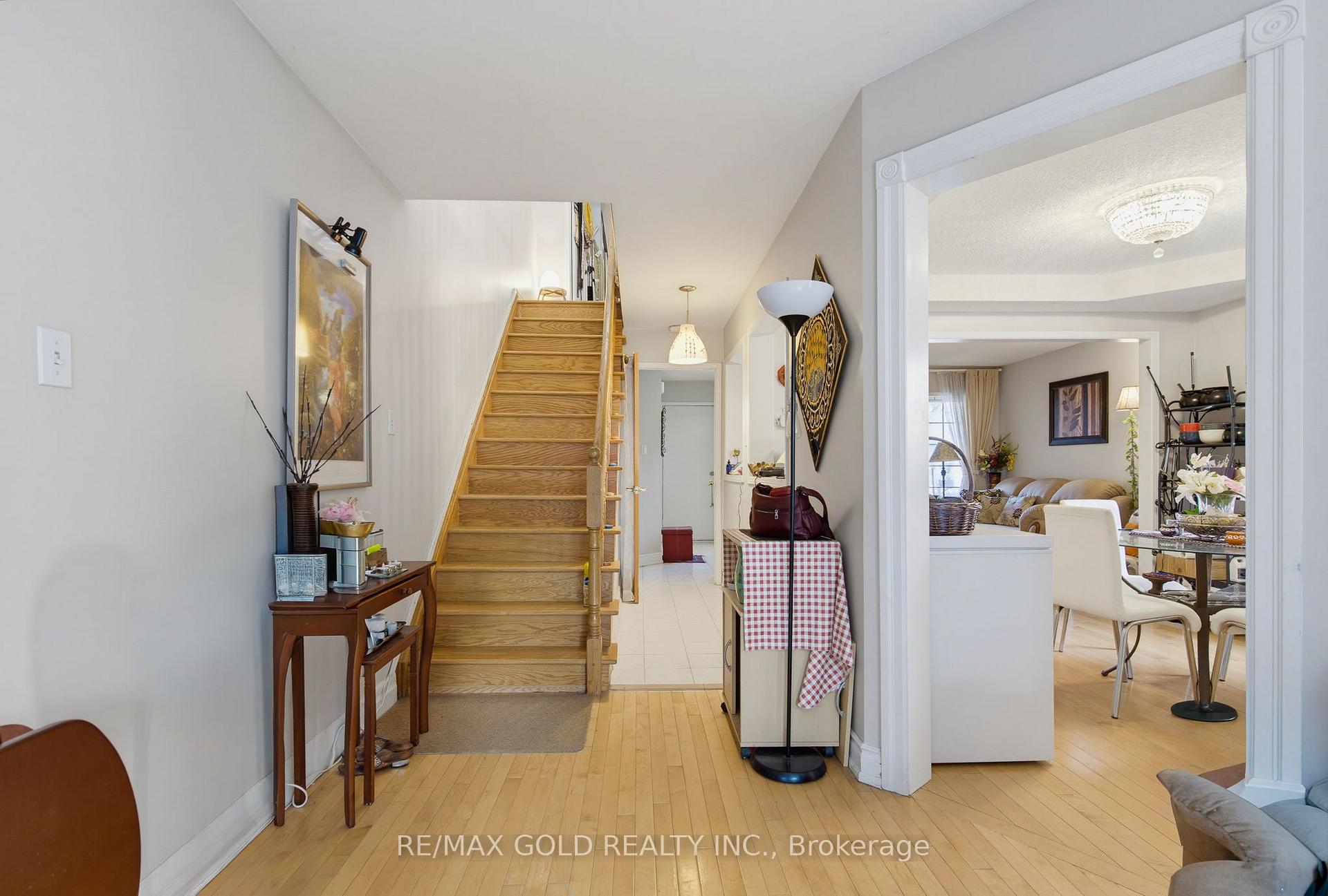 Photo 9 of 51 Alaskan Summit Court, Brampton, Sandringham-Wellington — HOMEH