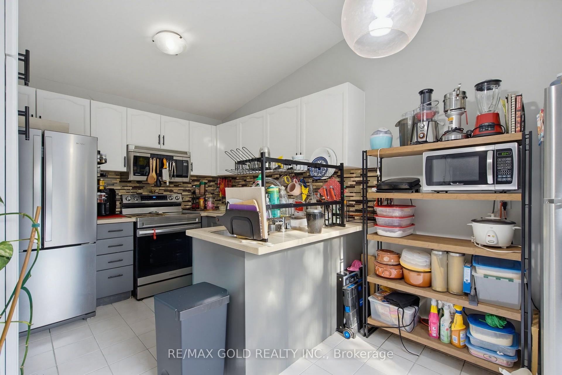 Photo 15 of 51 Alaskan Summit Court, Brampton, Sandringham-Wellington — HOMEH
