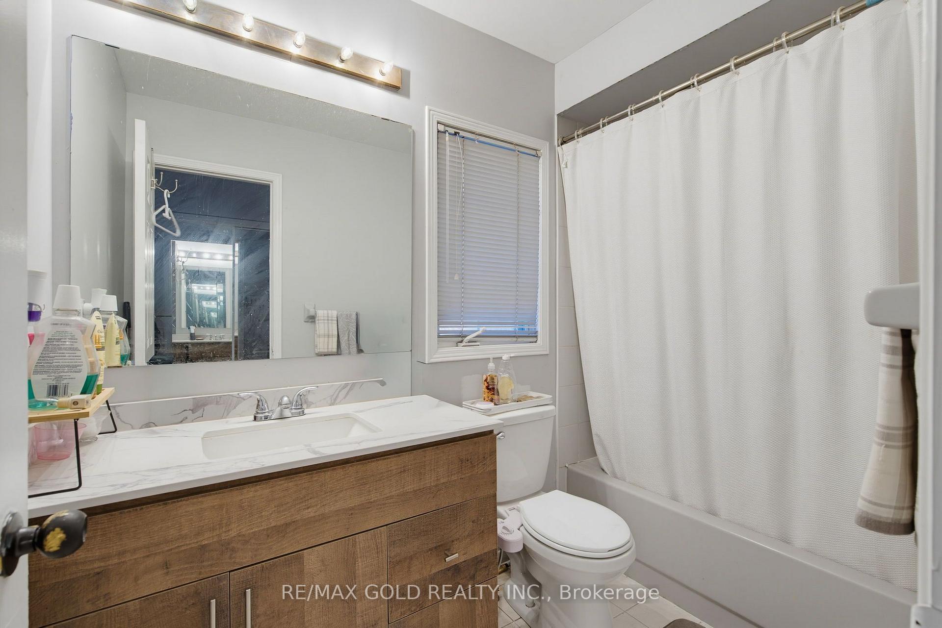 Photo 20 of 51 Alaskan Summit Court, Brampton, Sandringham-Wellington — HOMEH