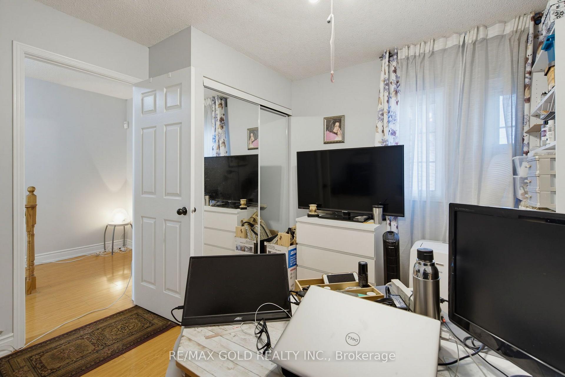 Photo 22 of 51 Alaskan Summit Court, Brampton, Sandringham-Wellington — HOMEH