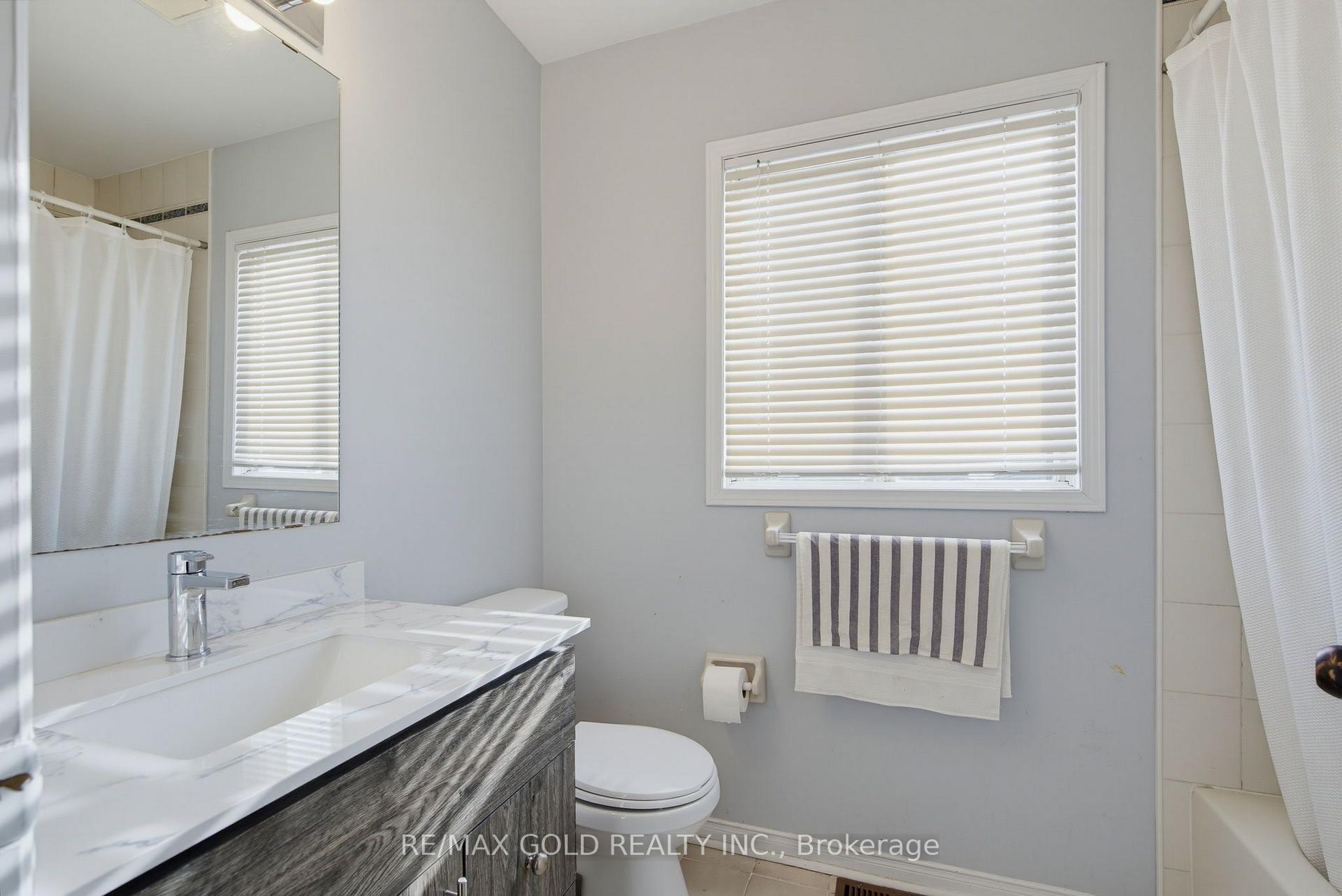 Photo 25 of 51 Alaskan Summit Court, Brampton, Sandringham-Wellington — HOMEH
