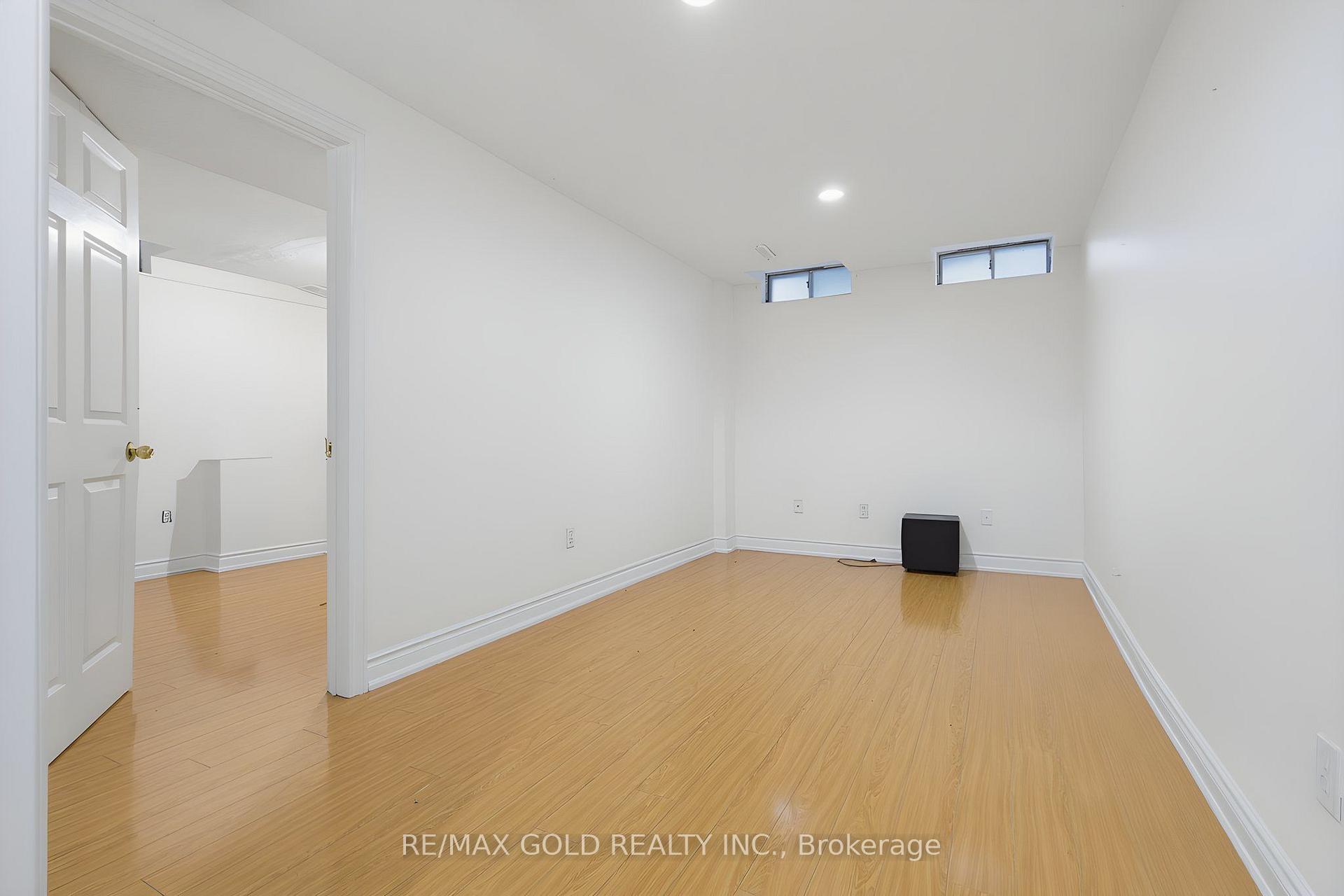 Photo 26 of 51 Alaskan Summit Court, Brampton, Sandringham-Wellington — HOMEH