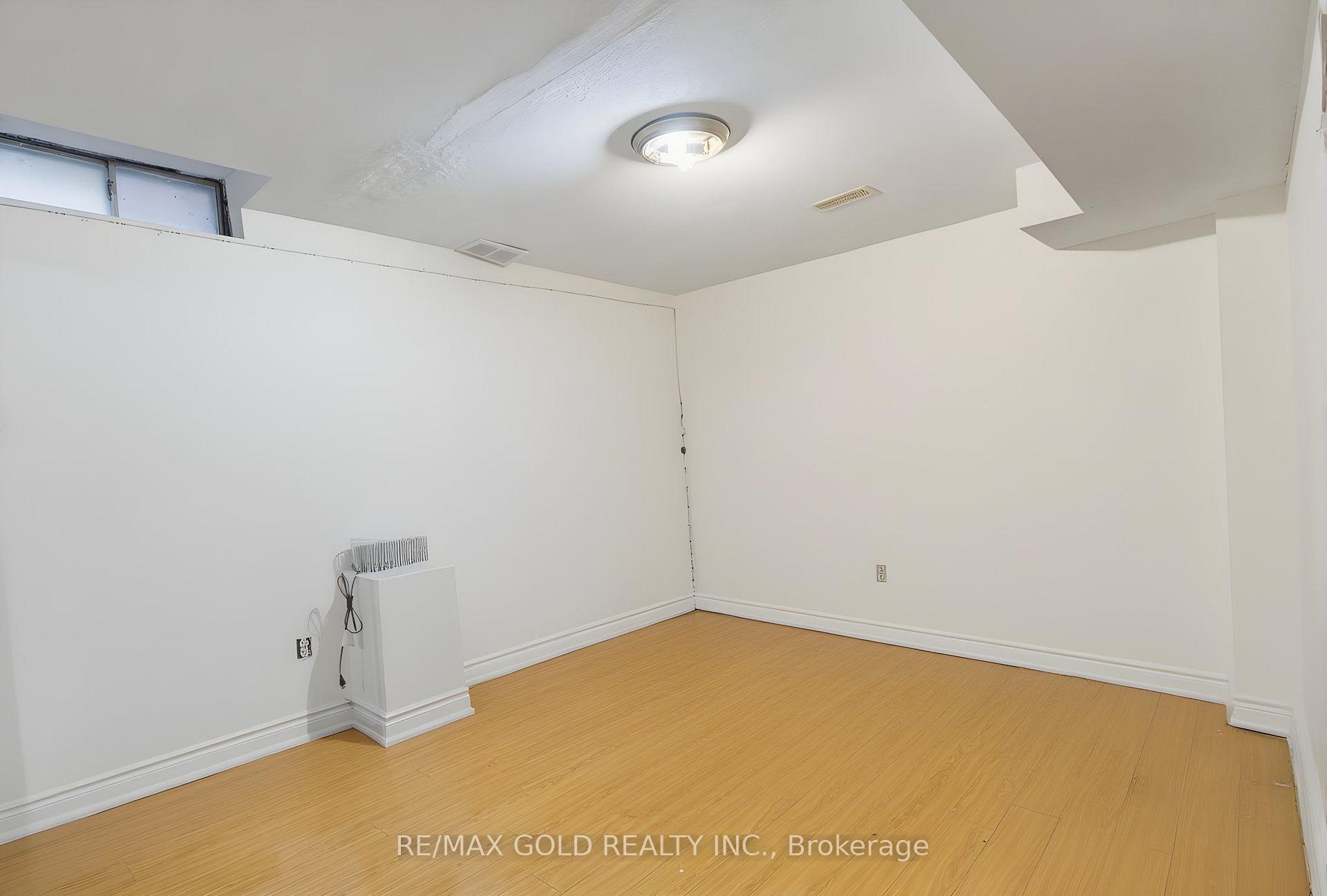 Photo 27 of 51 Alaskan Summit Court, Brampton, Sandringham-Wellington — HOMEH
