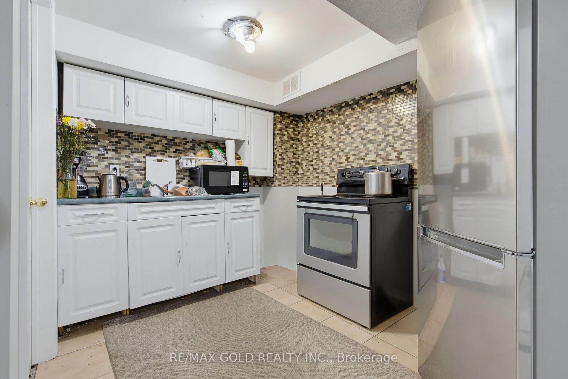 Photo 28 of 51 Alaskan Summit Court, Brampton, Sandringham-Wellington — HOMEH