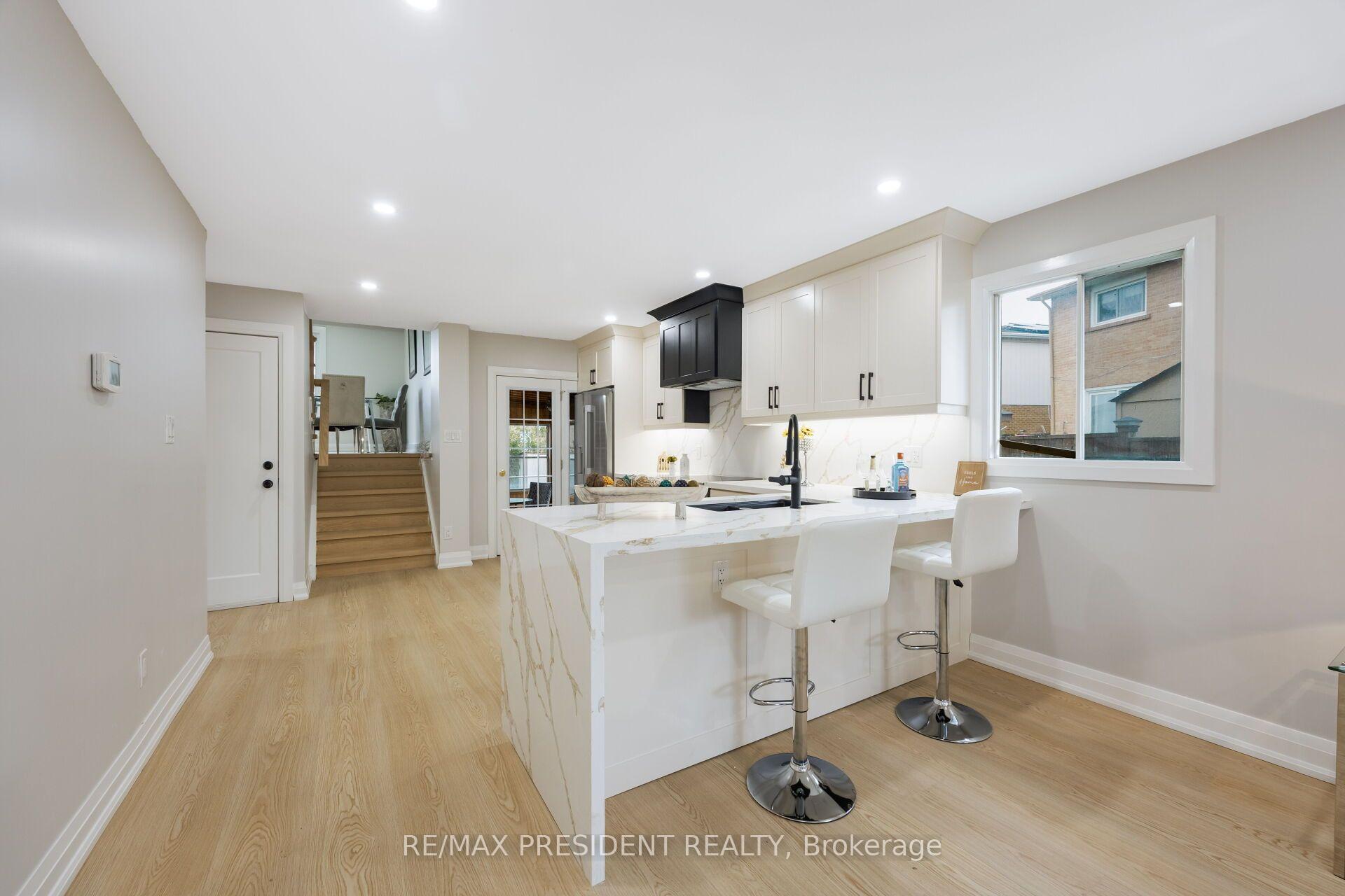Photo 4 of 5 Simmons Boulevard, Brampton, Madoc — HOMEH
