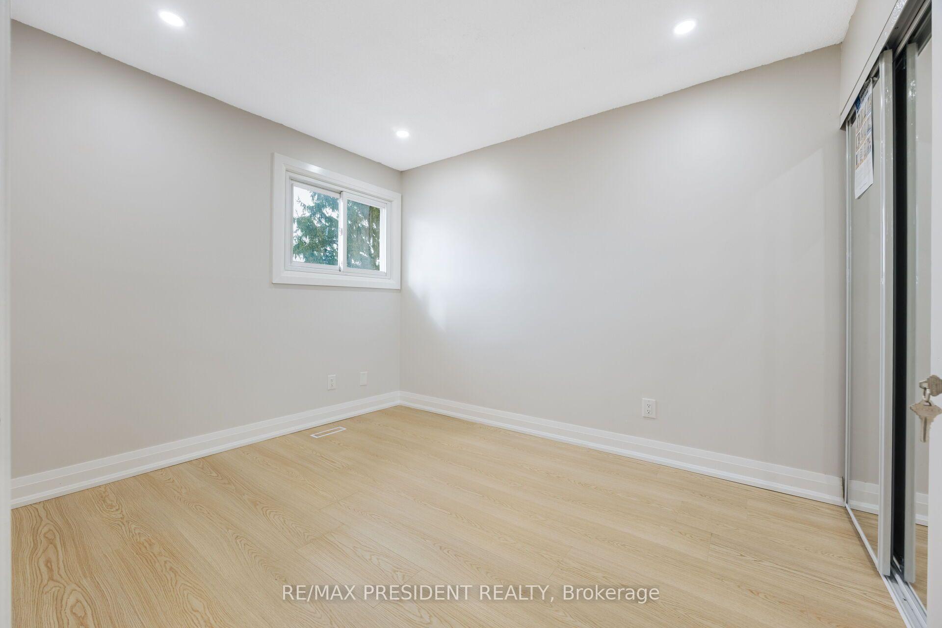 Photo 24 of 5 Simmons Boulevard, Brampton, Madoc — HOMEH