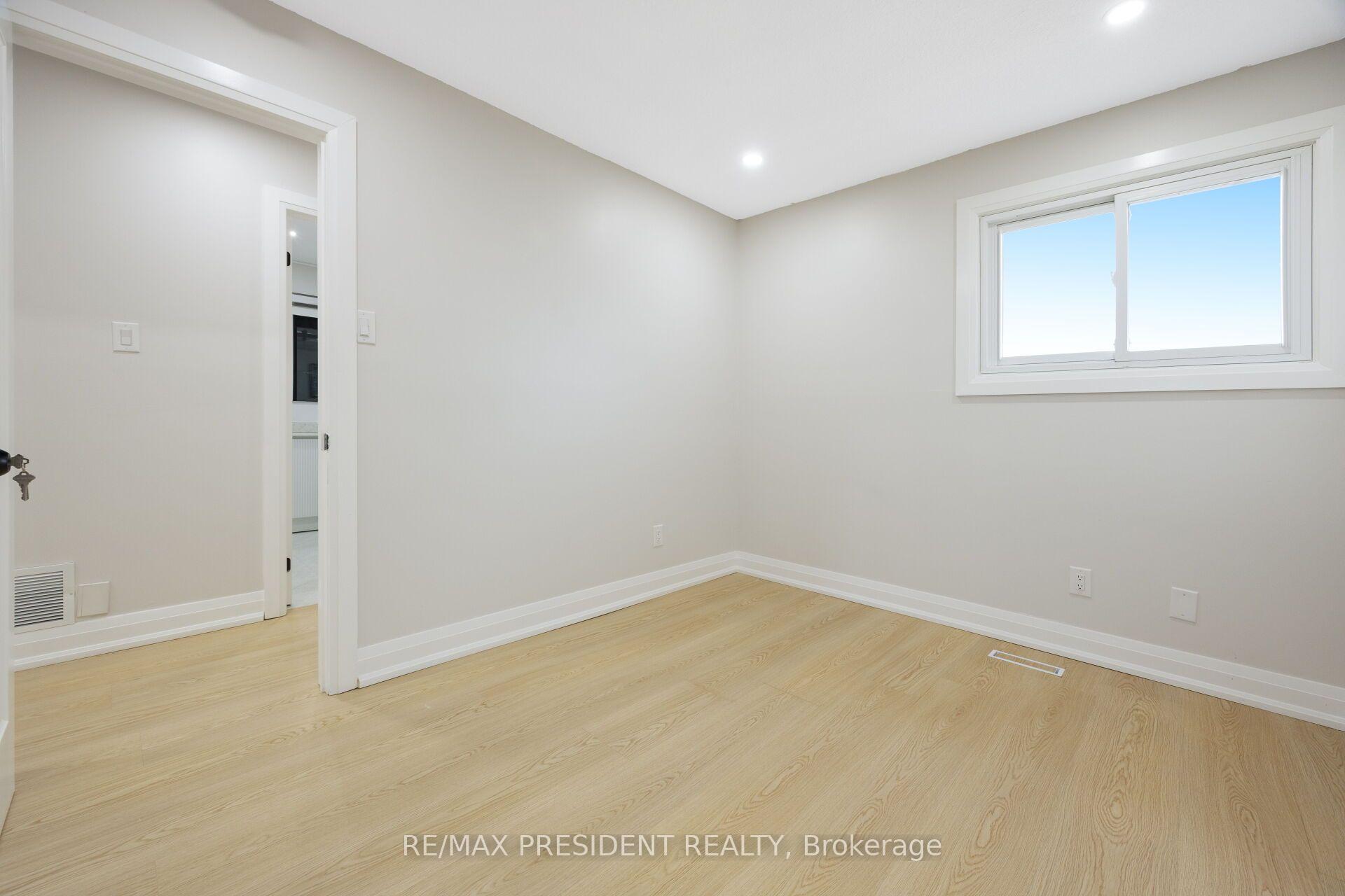 Photo 25 of 5 Simmons Boulevard, Brampton, Madoc — HOMEH