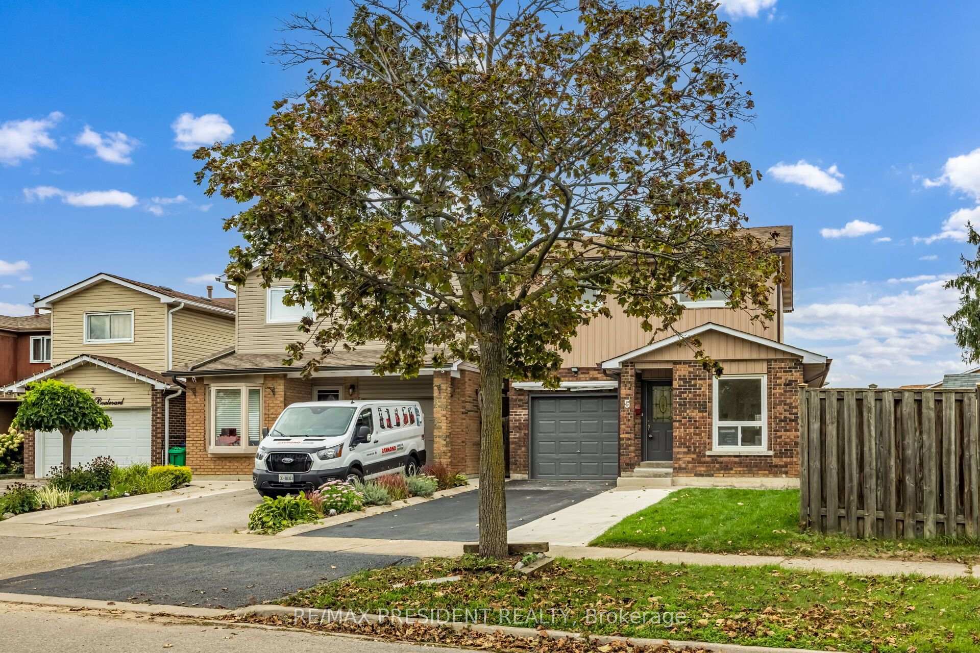 Photo 43 of 5 Simmons Boulevard, Brampton, Madoc — HOMEH