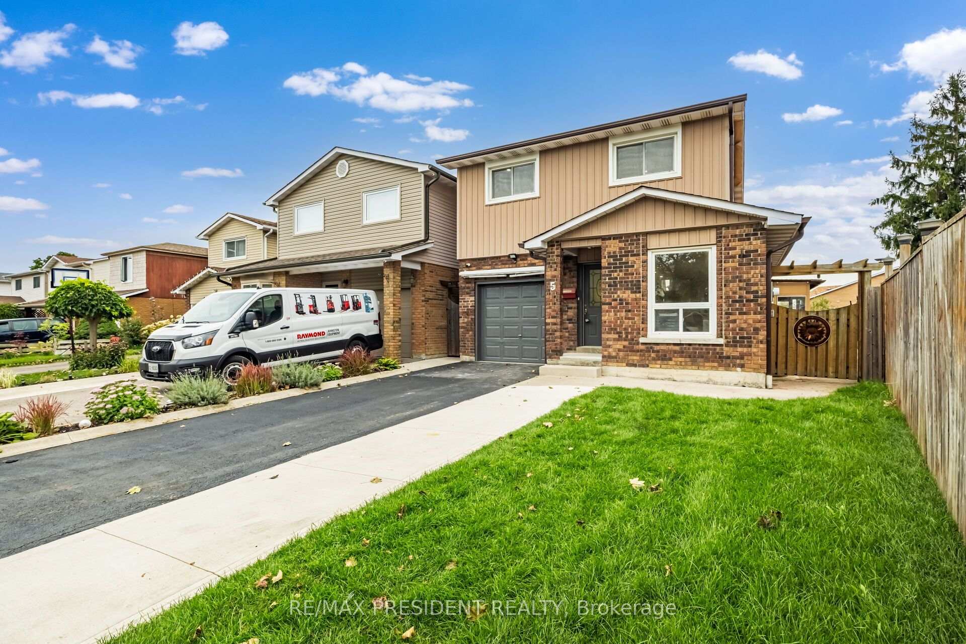Photo 44 of 5 Simmons Boulevard, Brampton, Madoc — HOMEH