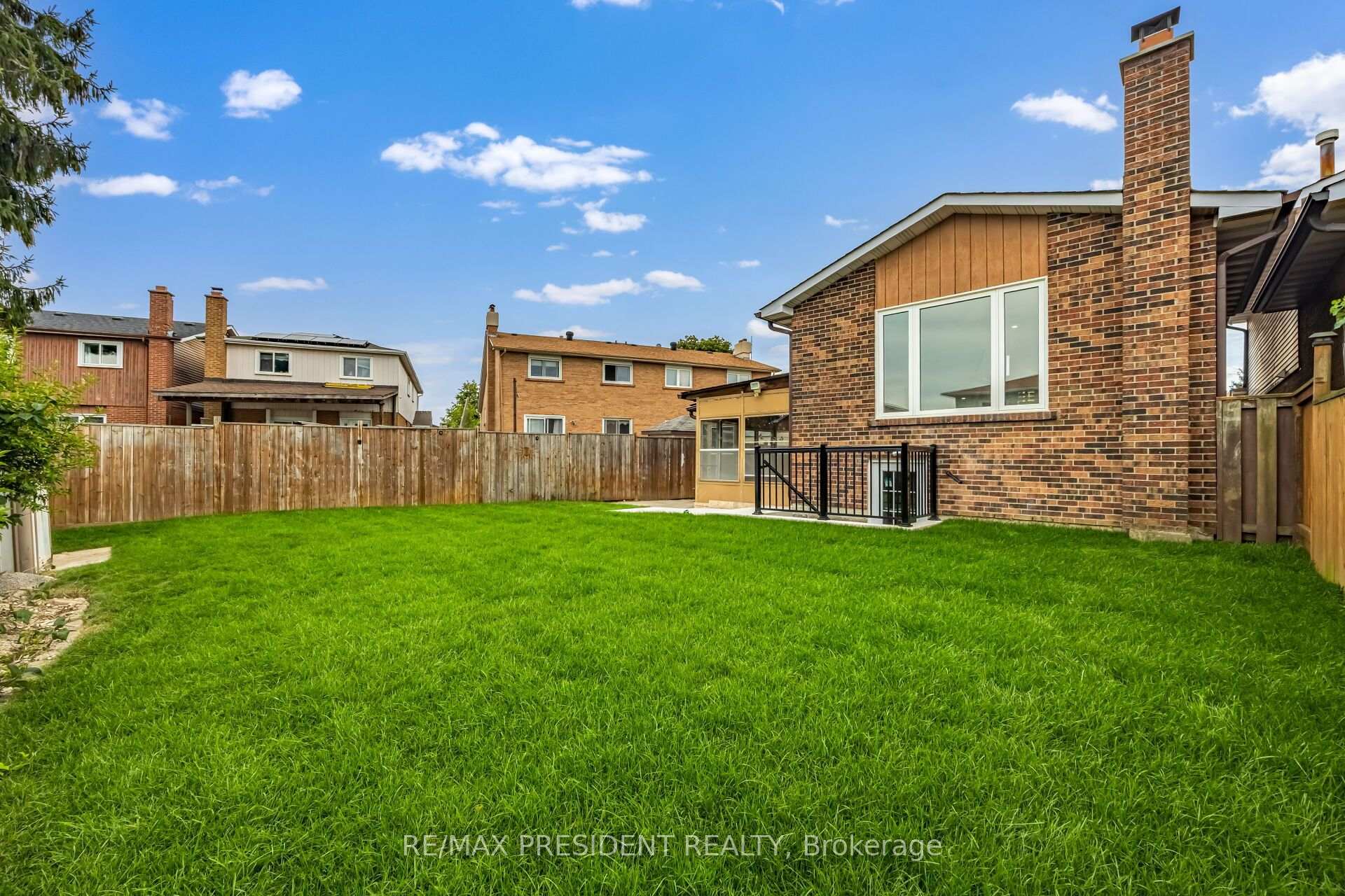 Photo 45 of 5 Simmons Boulevard, Brampton, Madoc — HOMEH