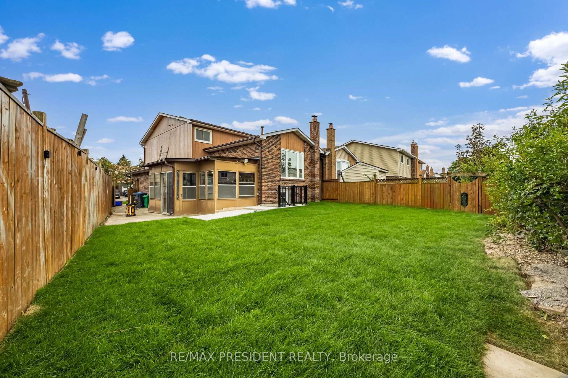 Photo 46 of 5 Simmons Boulevard, Brampton, Madoc — HOMEH