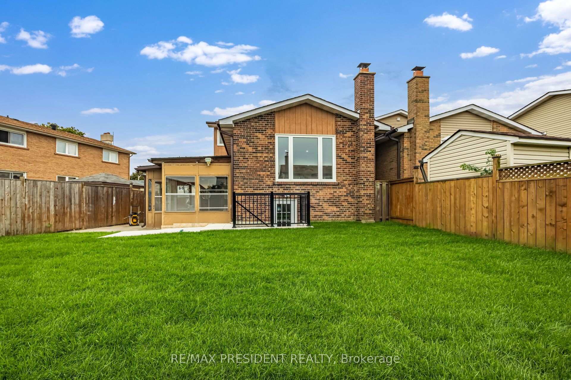 Photo 47 of 5 Simmons Boulevard, Brampton, Madoc — HOMEH