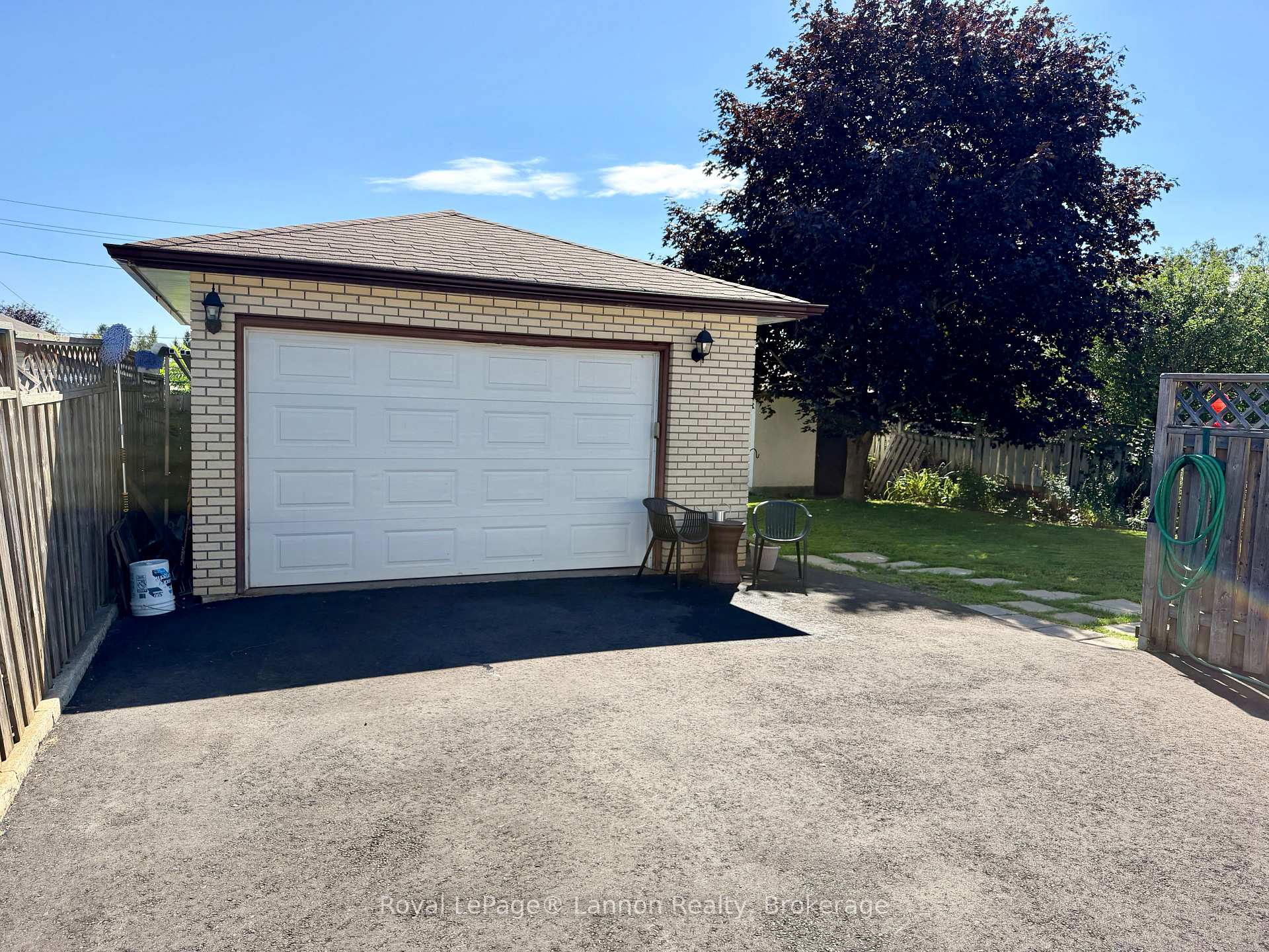 Photo 3 of 417 Strand Avenue, Thunder Bay, John Street North — HOMEH