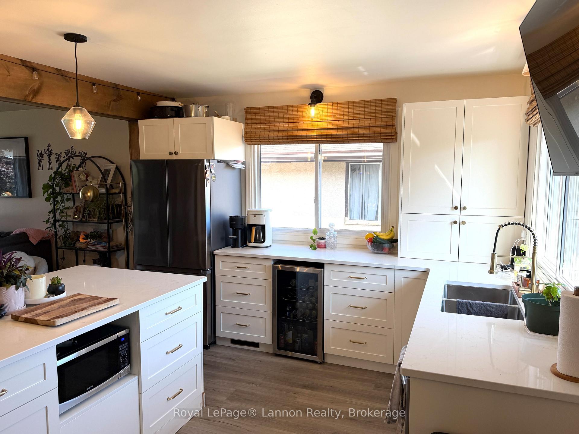 Photo 12 of 417 Strand Avenue, Thunder Bay, John Street North — HOMEH