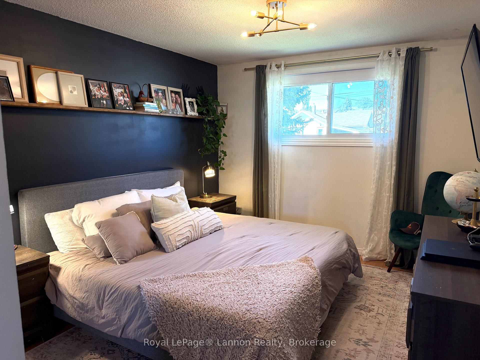 Photo 21 of 417 Strand Avenue, Thunder Bay, John Street North — HOMEH