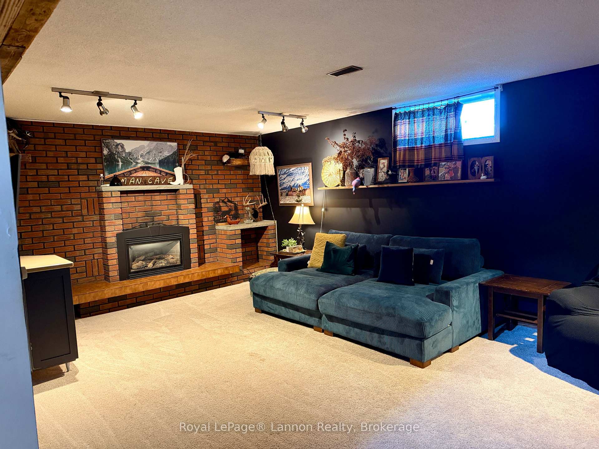 Photo 25 of 417 Strand Avenue, Thunder Bay, John Street North — HOMEH