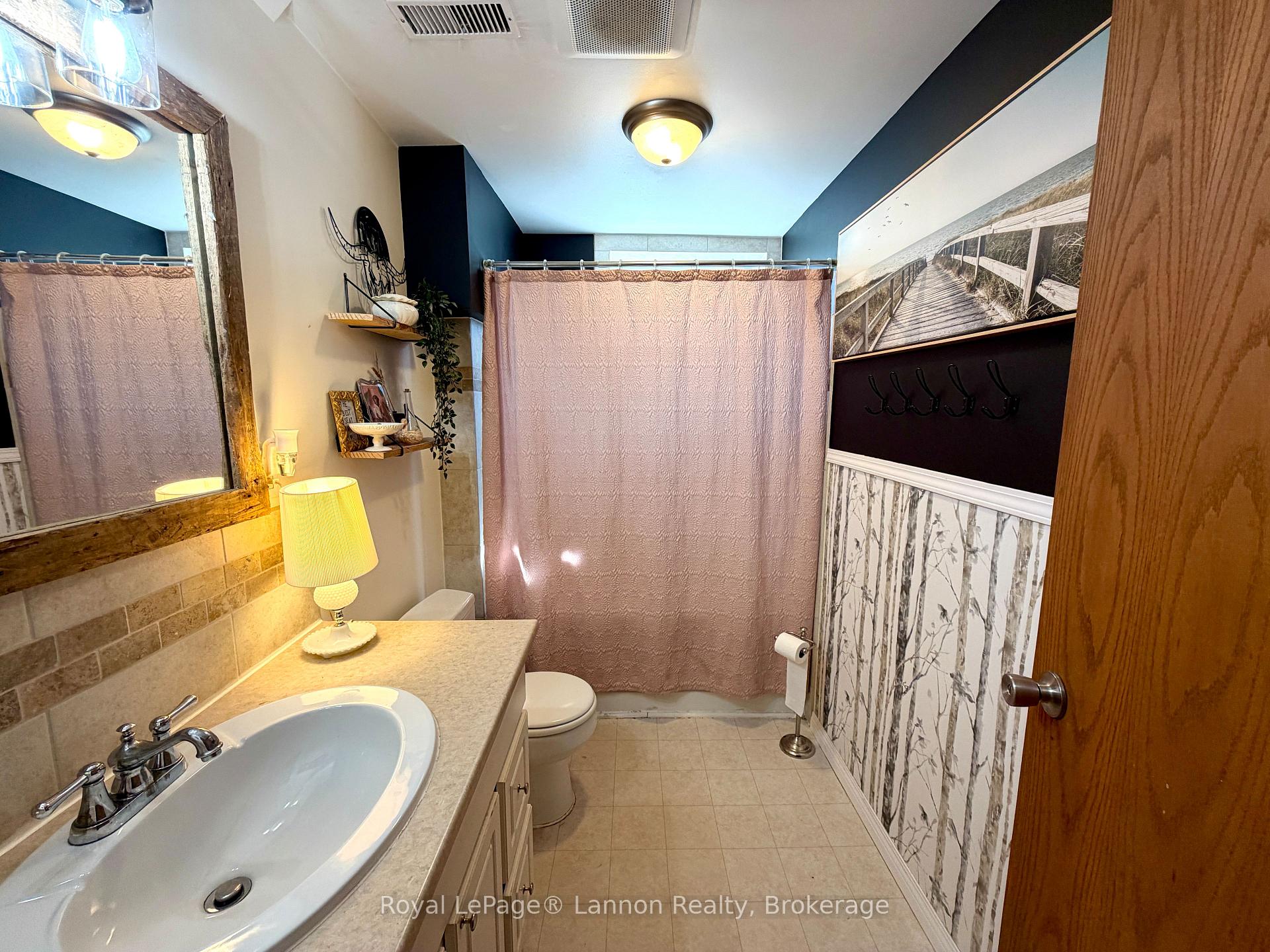 Photo 32 of 417 Strand Avenue, Thunder Bay, John Street North — HOMEH