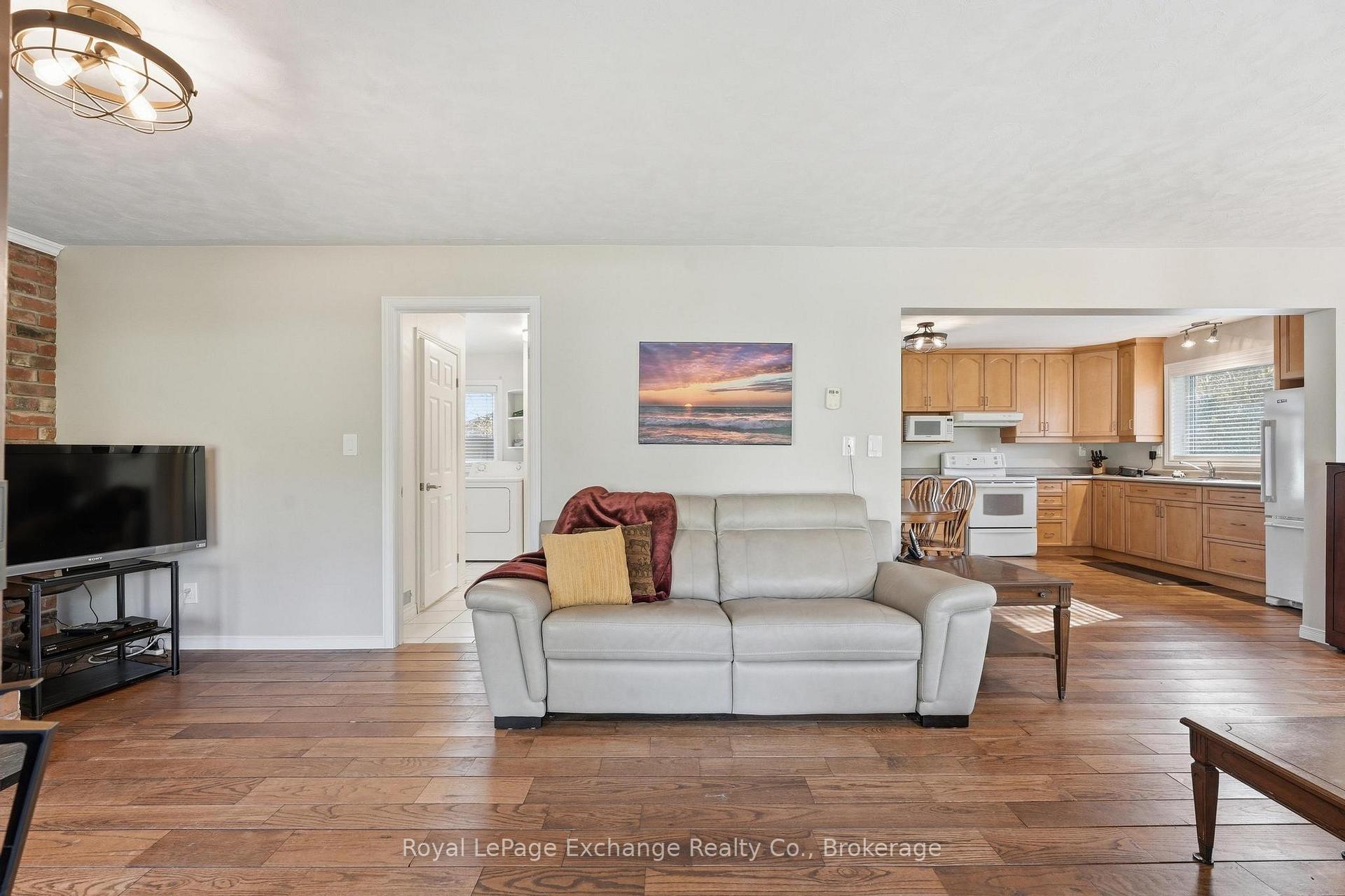 Photo 3 of 924 Tanglewood Drive, Huron-Kinloss — HOMEH