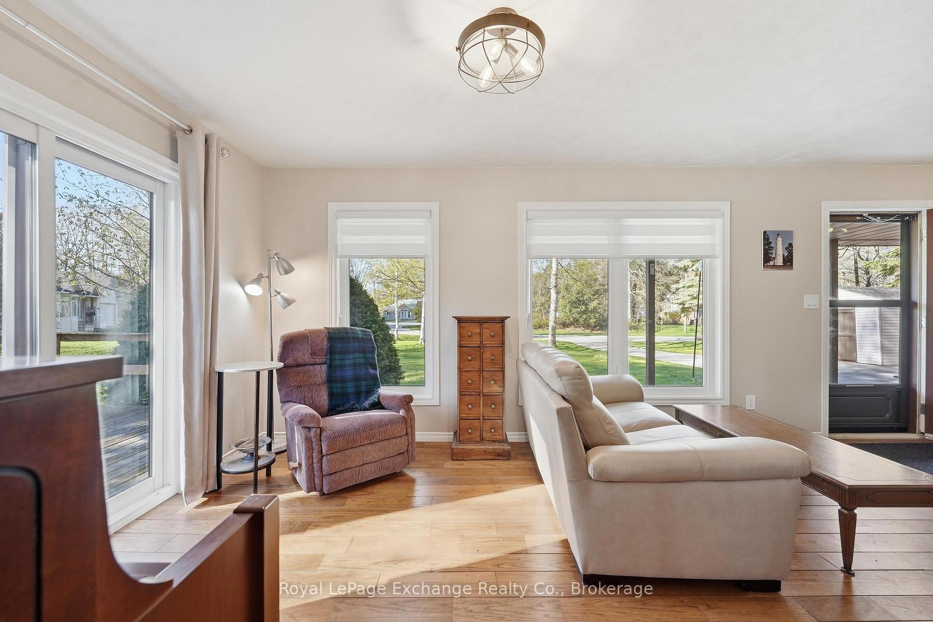 Photo 5 of 924 Tanglewood Drive, Huron-Kinloss — HOMEH