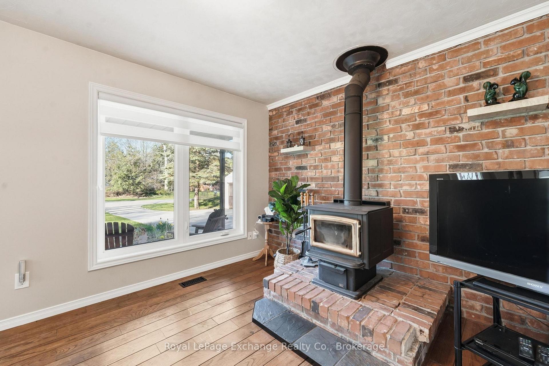 Photo 8 of 924 Tanglewood Drive, Huron-Kinloss — HOMEH