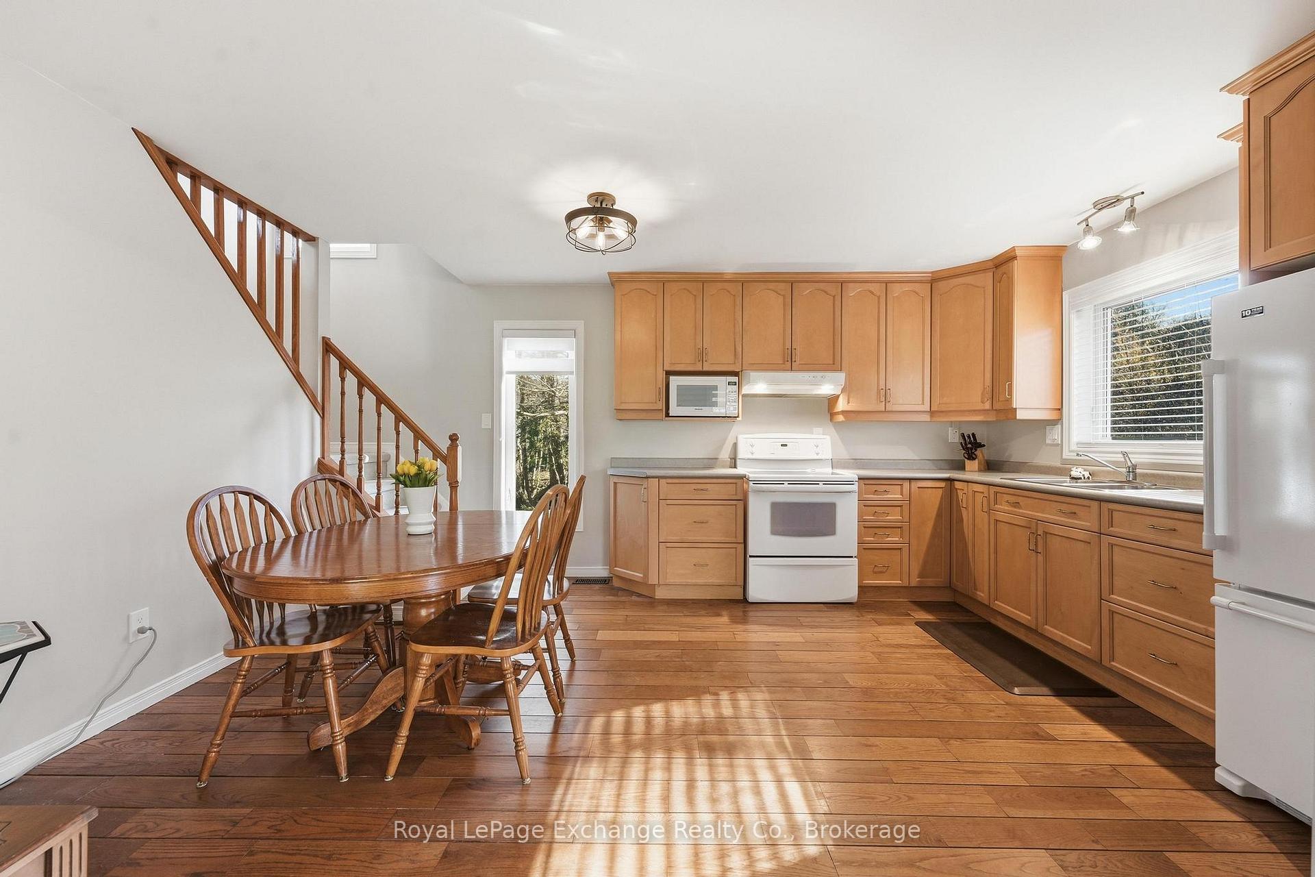 Photo 9 of 924 Tanglewood Drive, Huron-Kinloss — HOMEH