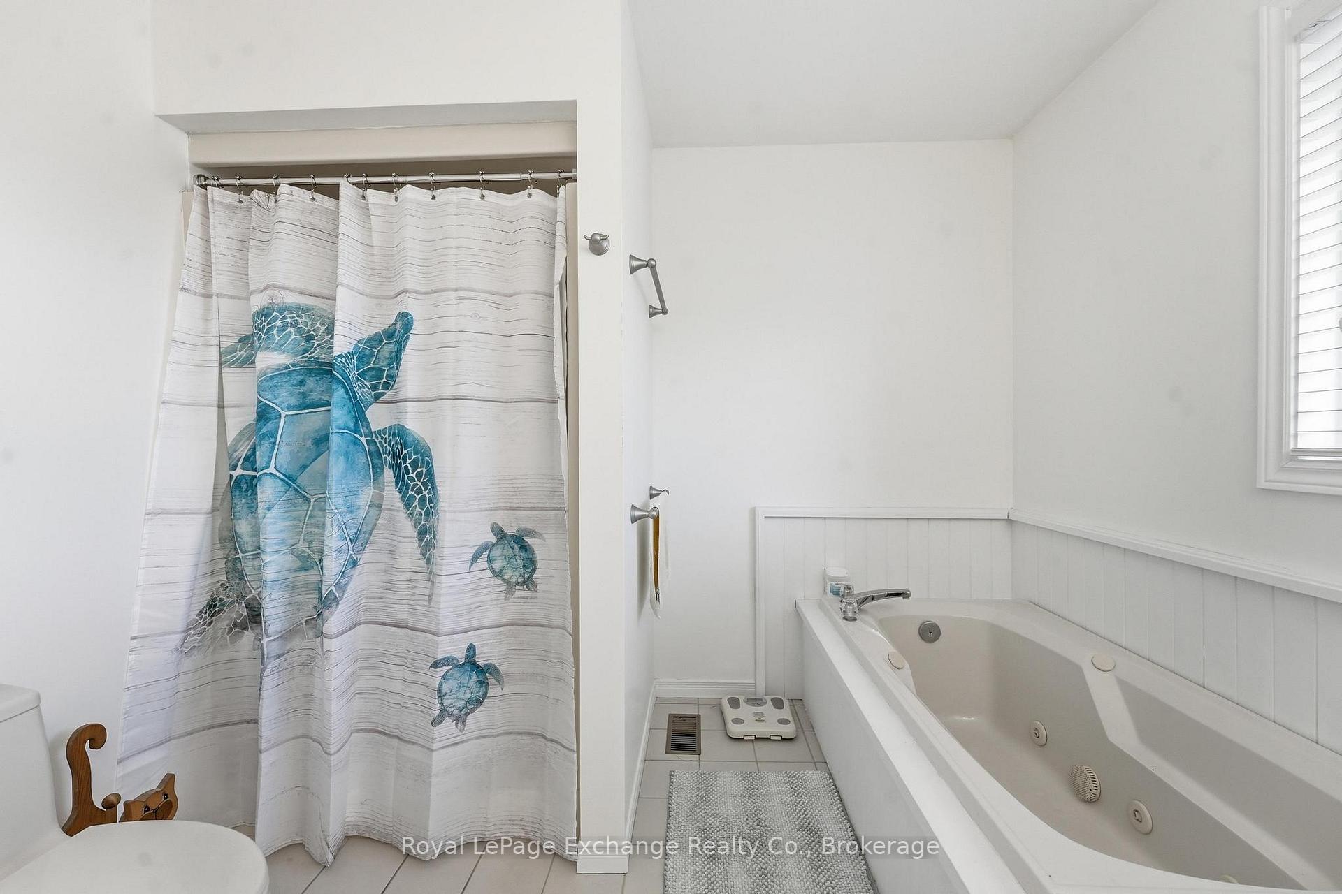 Photo 26 of 924 Tanglewood Drive, Huron-Kinloss — HOMEH