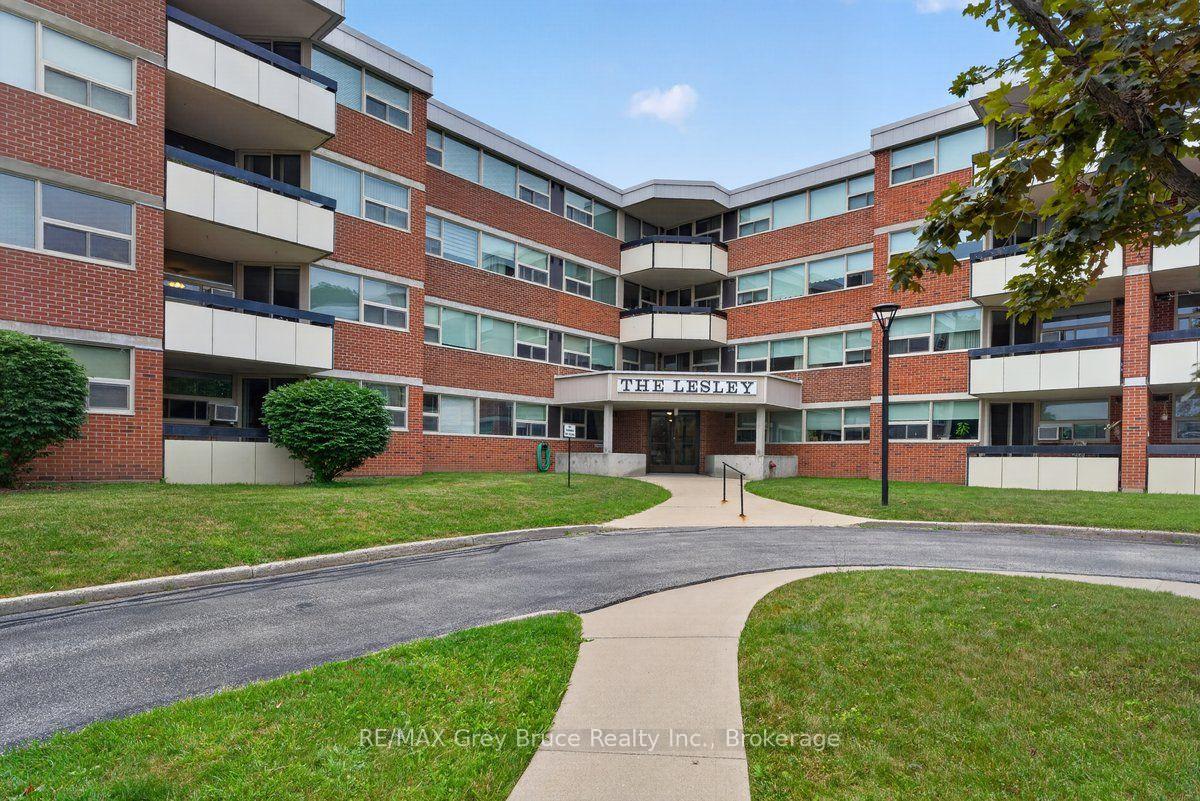 Front of Unit 208, 860 9TH Street