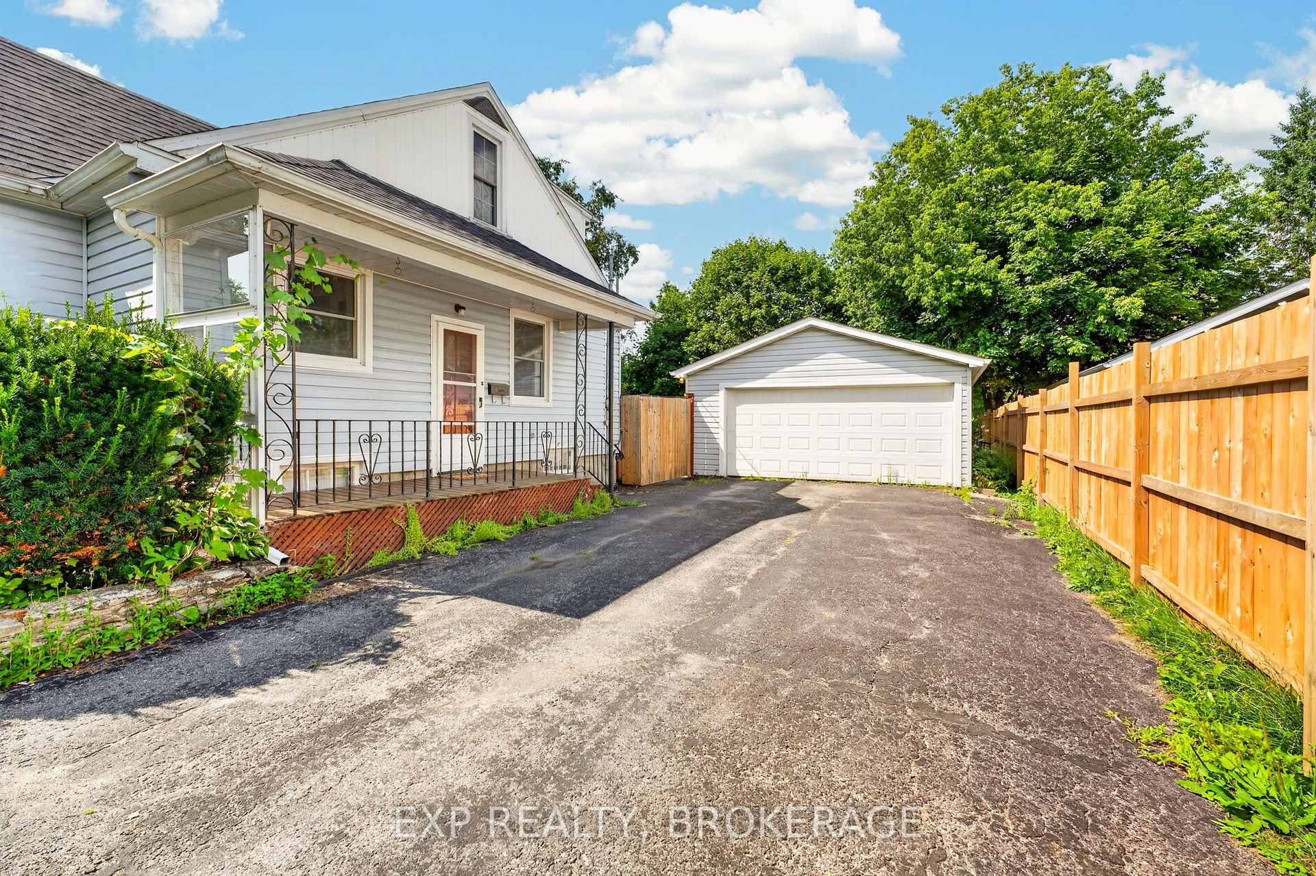Photo 23 of 650 Hillside Drive, Gananoque, Gananoque — HOMEH