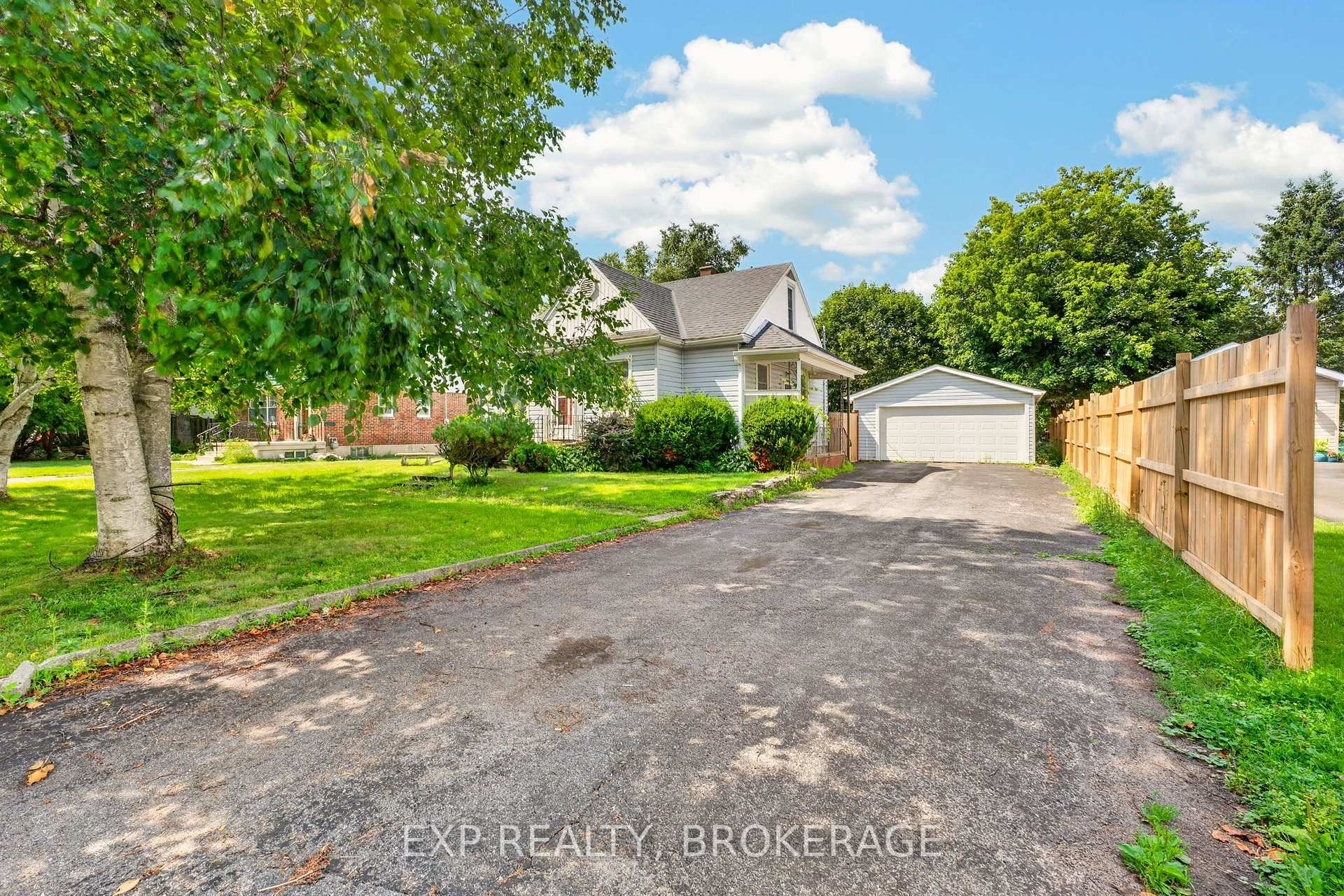 Photo 24 of 650 Hillside Drive, Gananoque, Gananoque — HOMEH