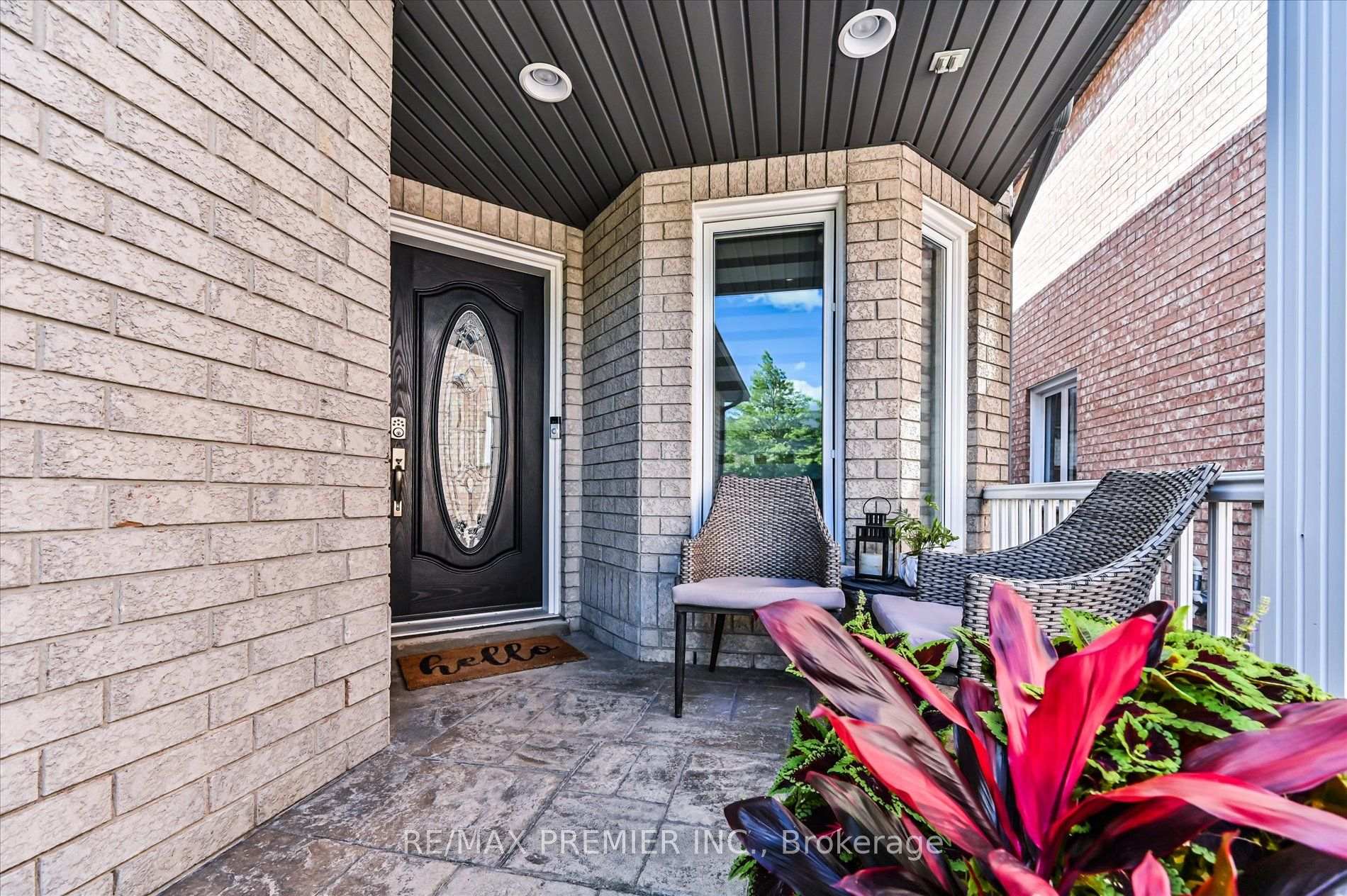 Photo 2 of 4 Archbury Circle, Caledon, Bolton East — HOMEH