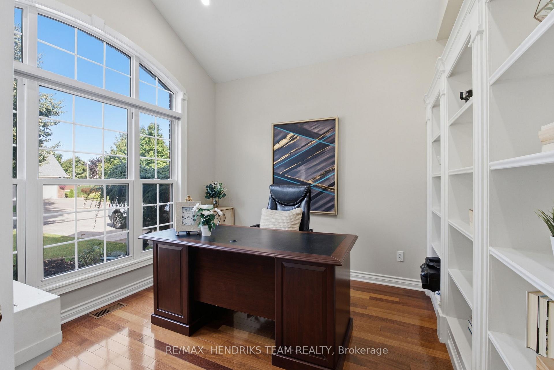 Photo 6 of 26 Countryside Drive, St. Catharines, Grapeview — HOMEH