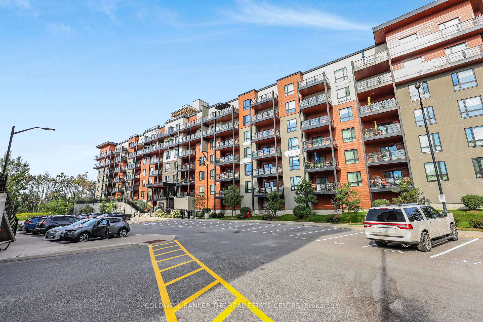 Photo 3 of Unit 312, 302 Essa Road, Barrie, 400 West — HOMEH