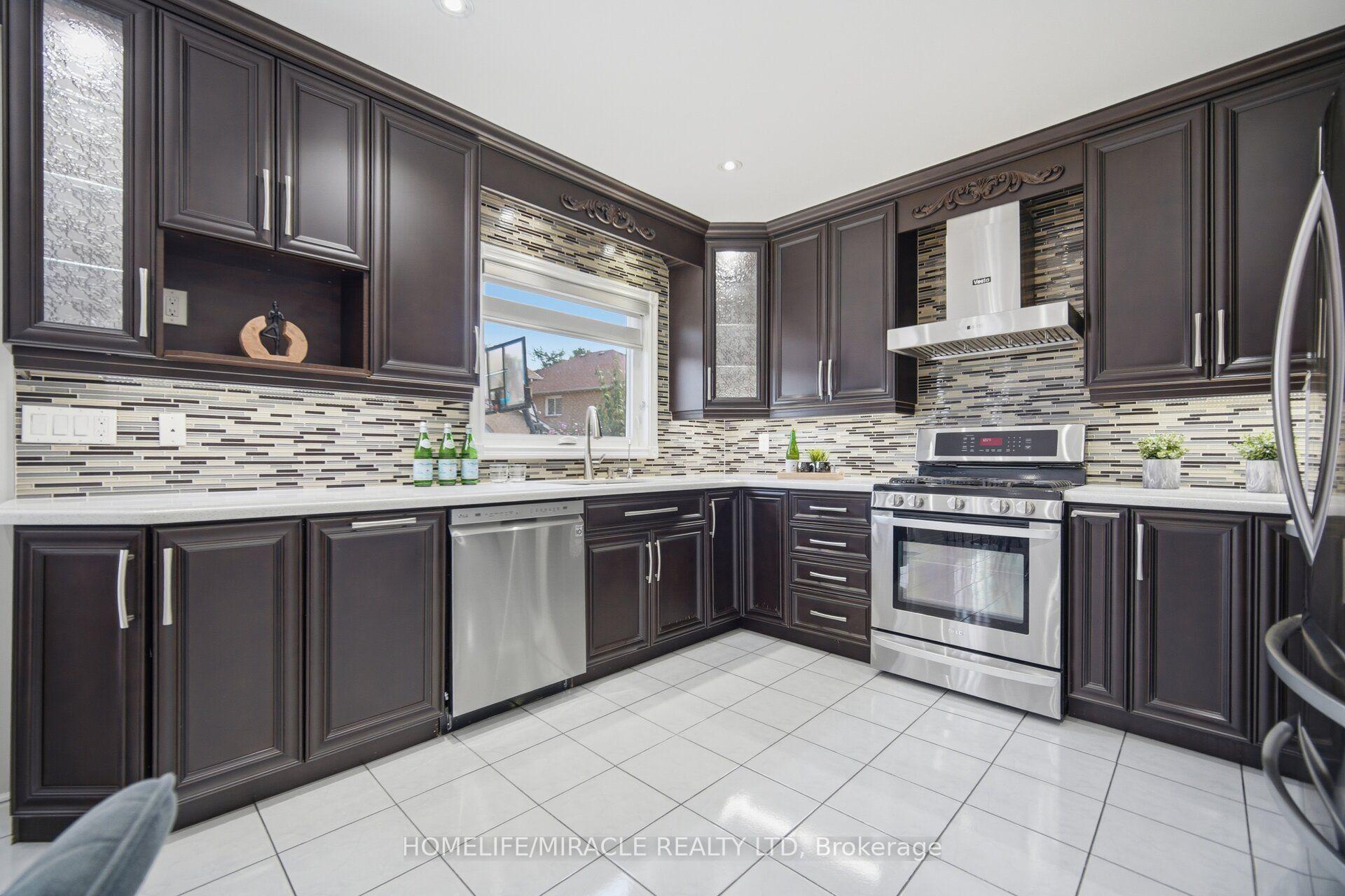 Photo 9 of 11 Barleyfield Road, Brampton, Sandringham-Wellington — HOMEH