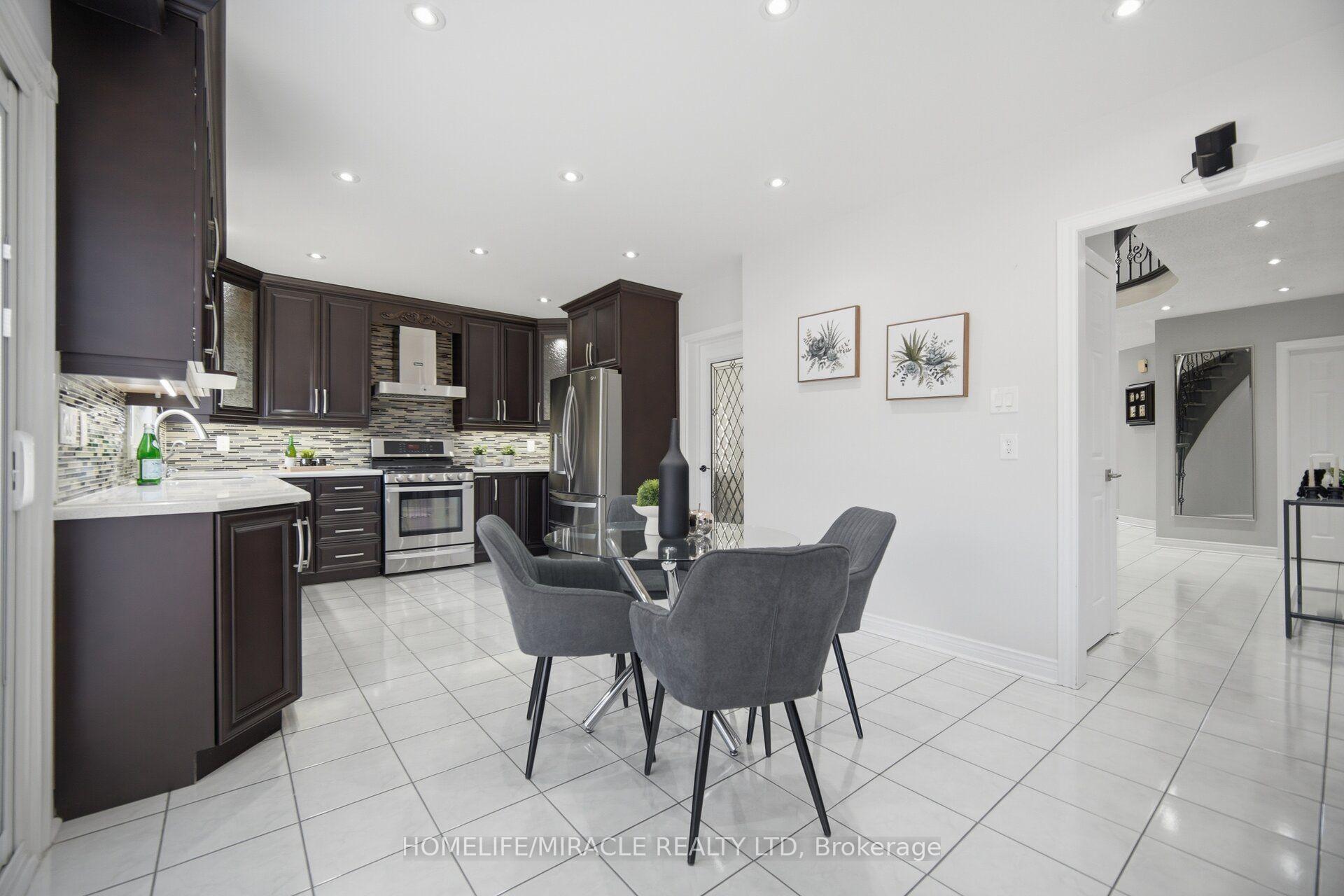 Photo 12 of 11 Barleyfield Road, Brampton, Sandringham-Wellington — HOMEH