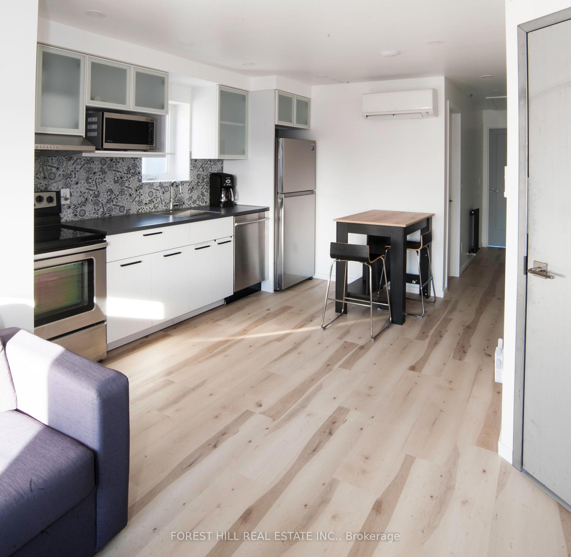 Photo 4 of Unit Second Floor, 214 Blackthorn Avenue, Toronto, Weston-Pellam Park — HOMEH